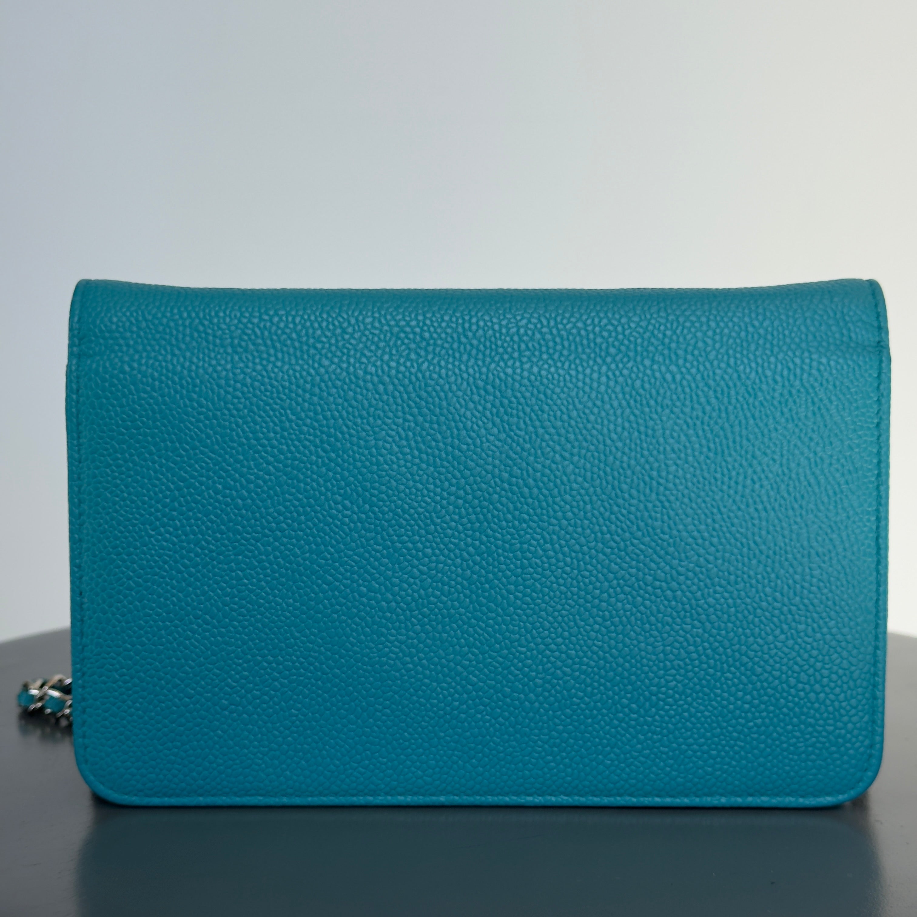 Chanel Caviar Bicolor CC Wallet On Chain - Queen May