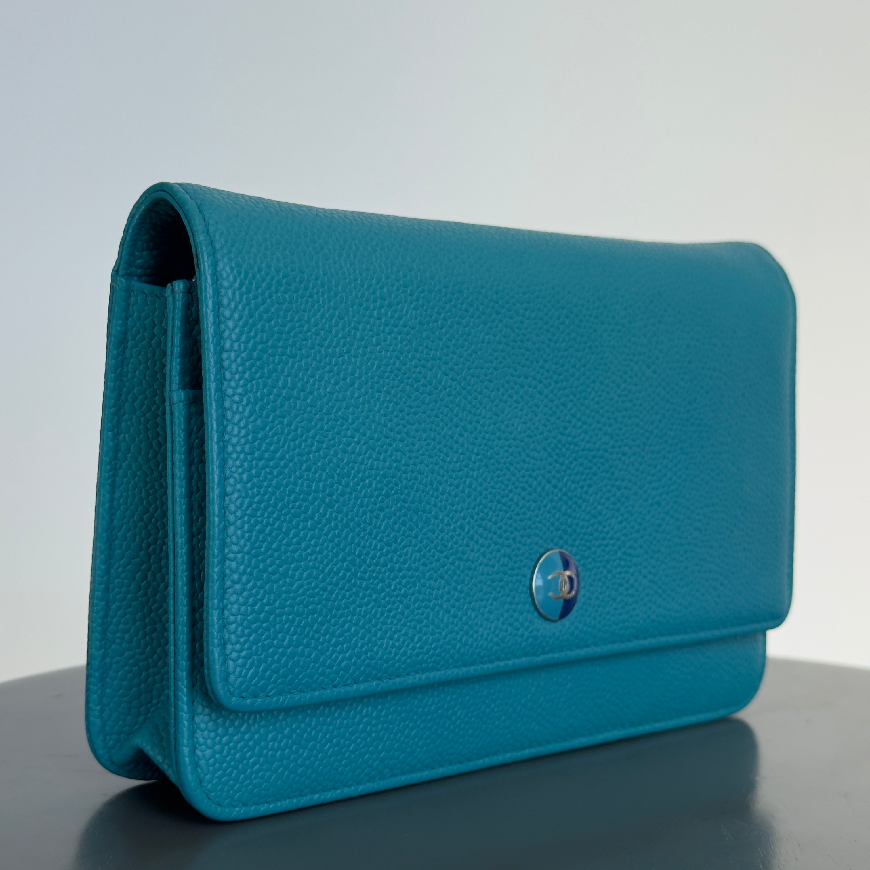 Chanel Caviar Bicolor CC Wallet On Chain - Queen May
