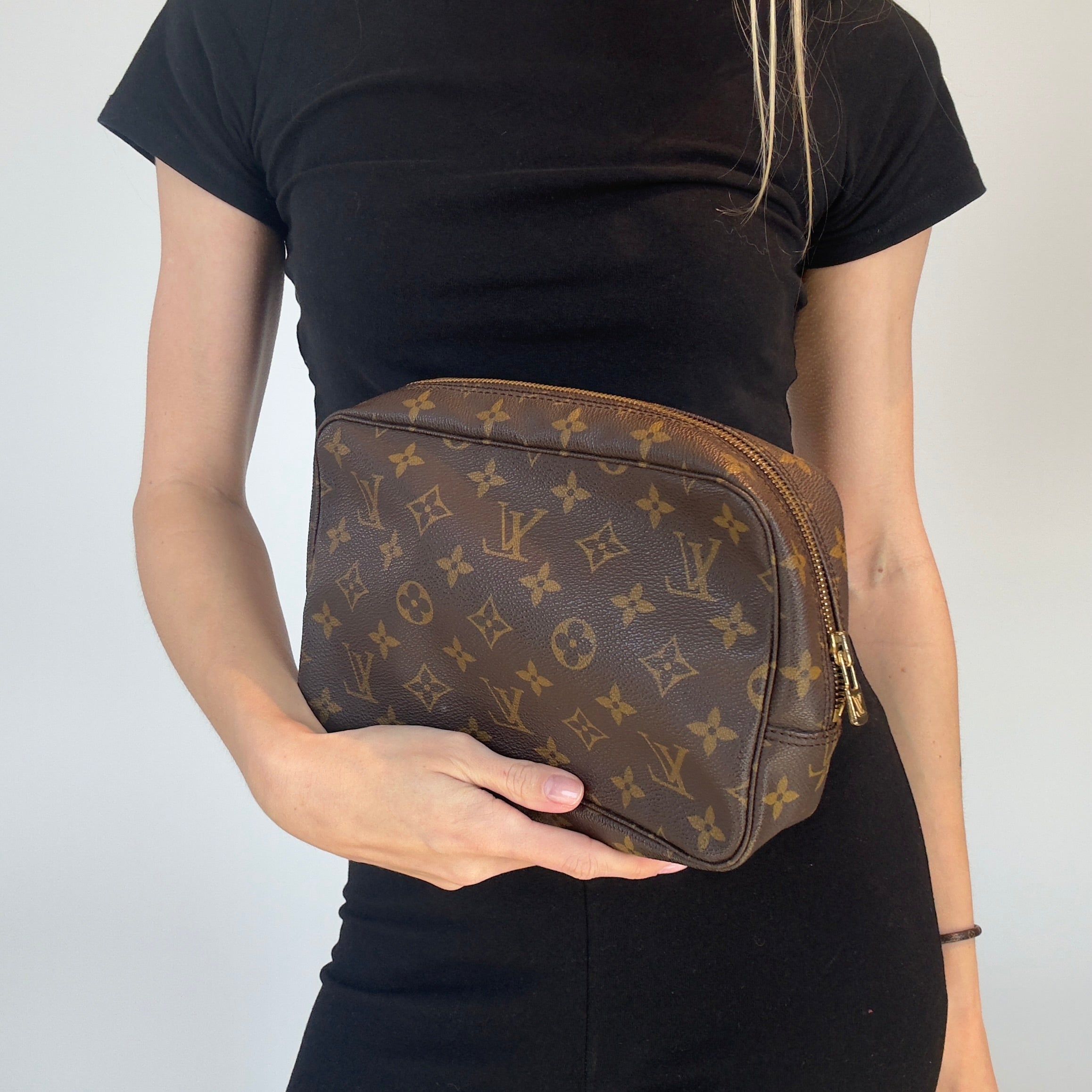 Louis Vuitton Trousse Monogram Toiletry 23 - Queen May