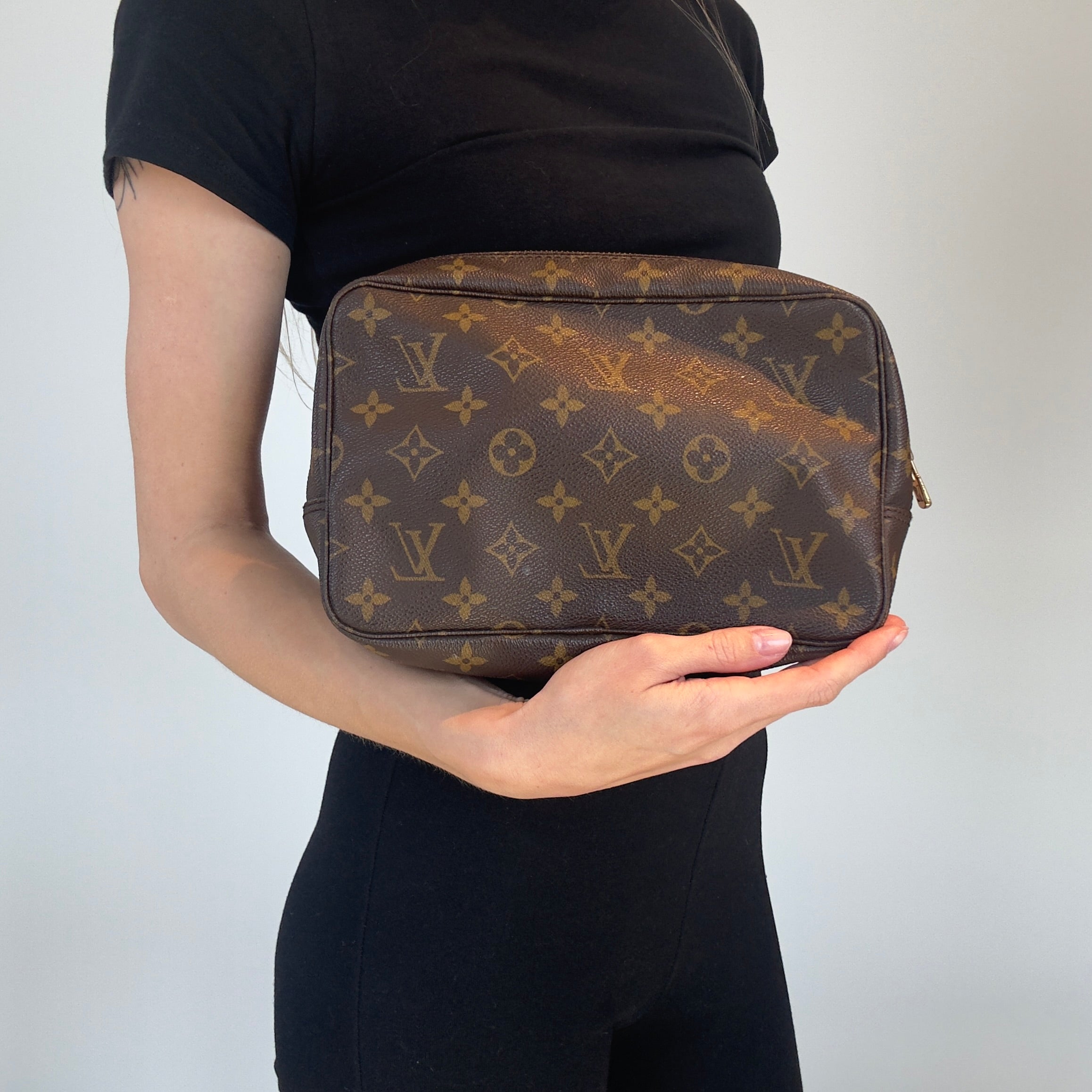 Louis Vuitton Trousse Monogram Toiletry 23 - Queen May