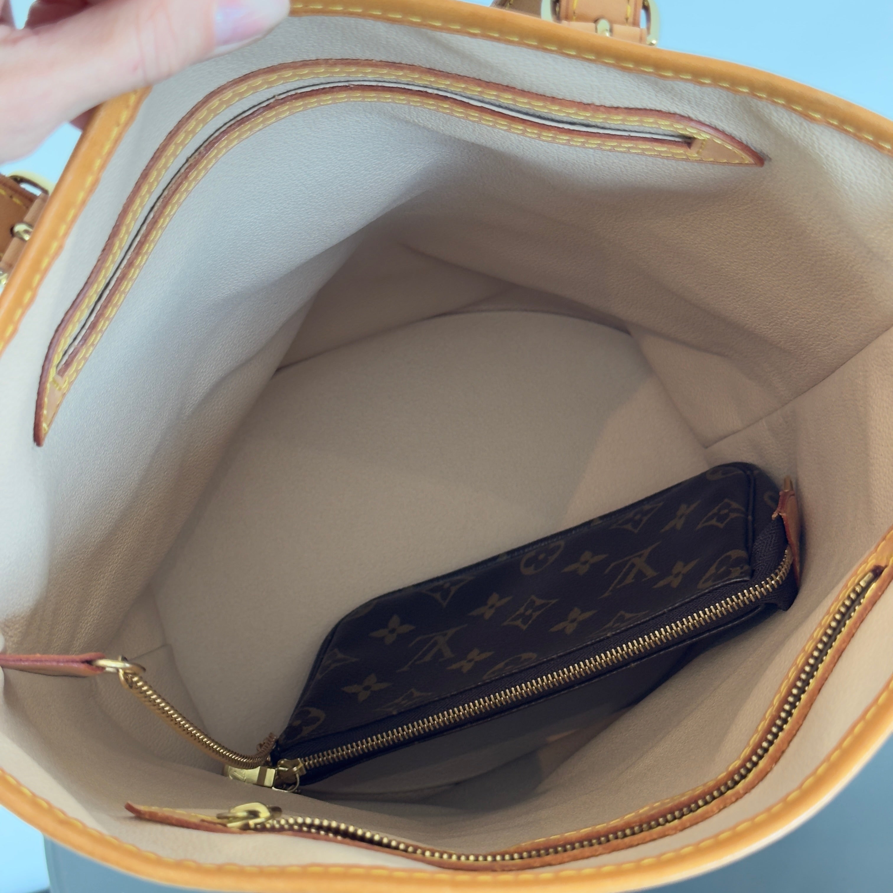Louis Vuitton Marais Bucket Bag GM With Pouch - Queen May
