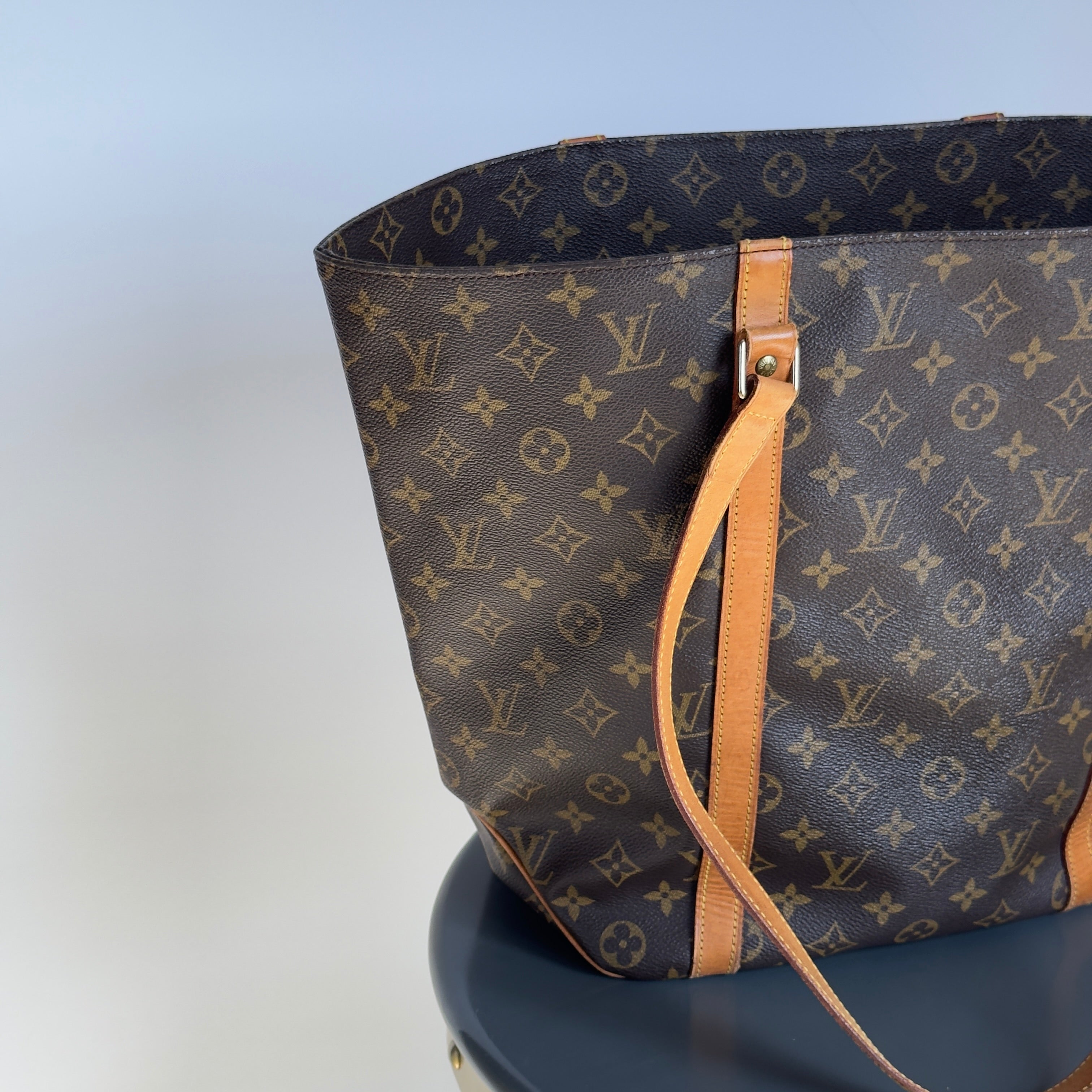 Louis Vuitton Monogram Sac Tote - Queen May