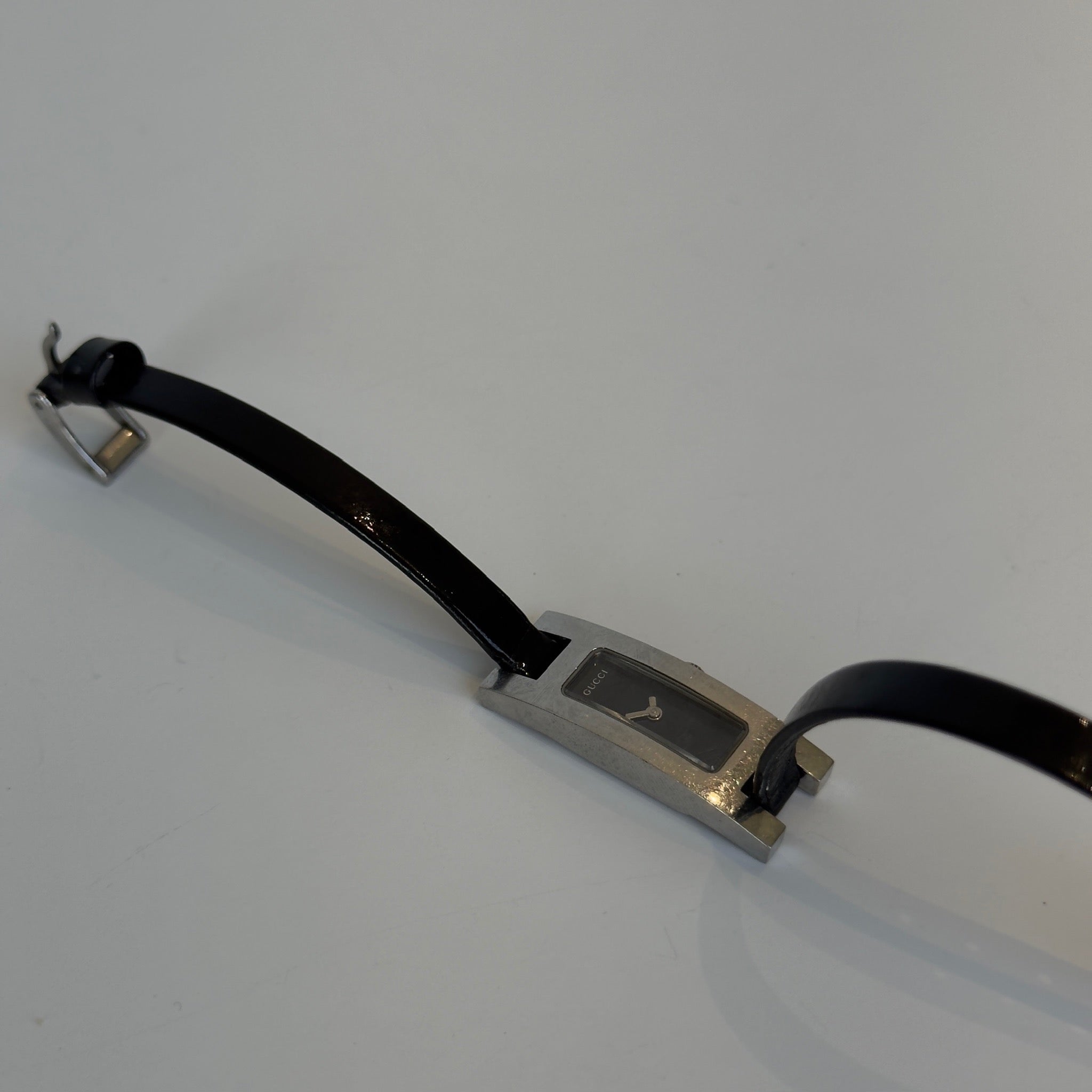 Vintage Gucci 3900L Skinny Strap Watch - Queen May