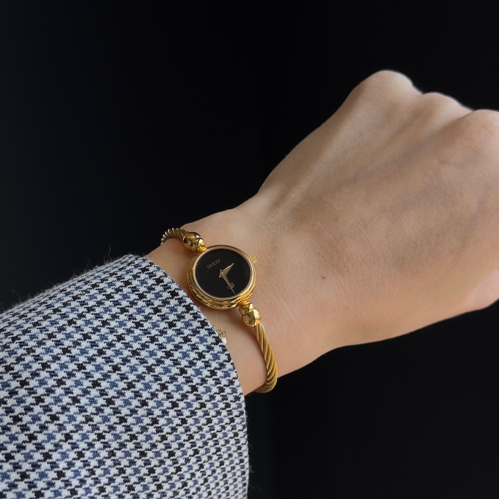 Gucci 20mm Black Dial Rope Bangle Watch - Queen May
