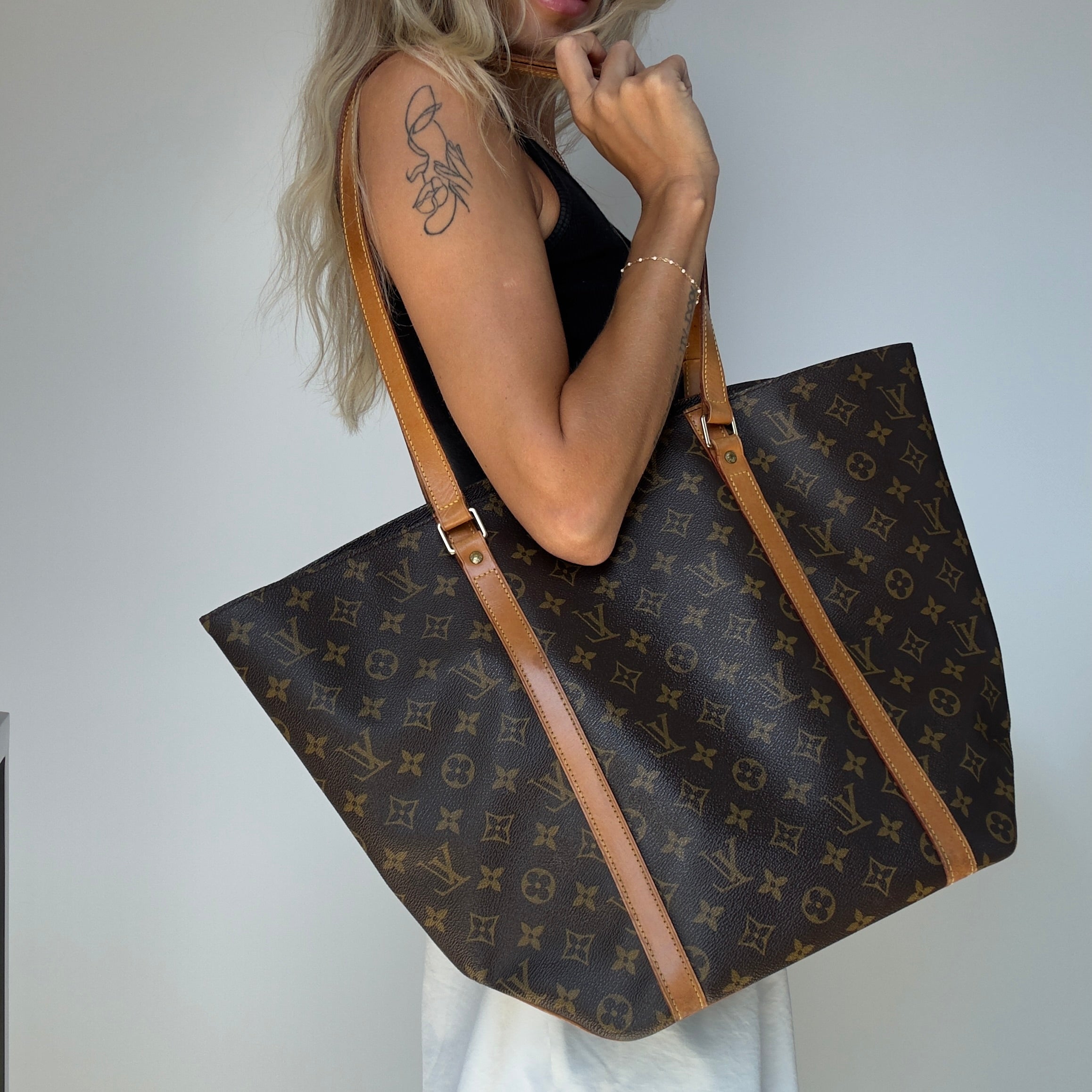 Louis Vuitton Monogram Sac Tote - Queen May