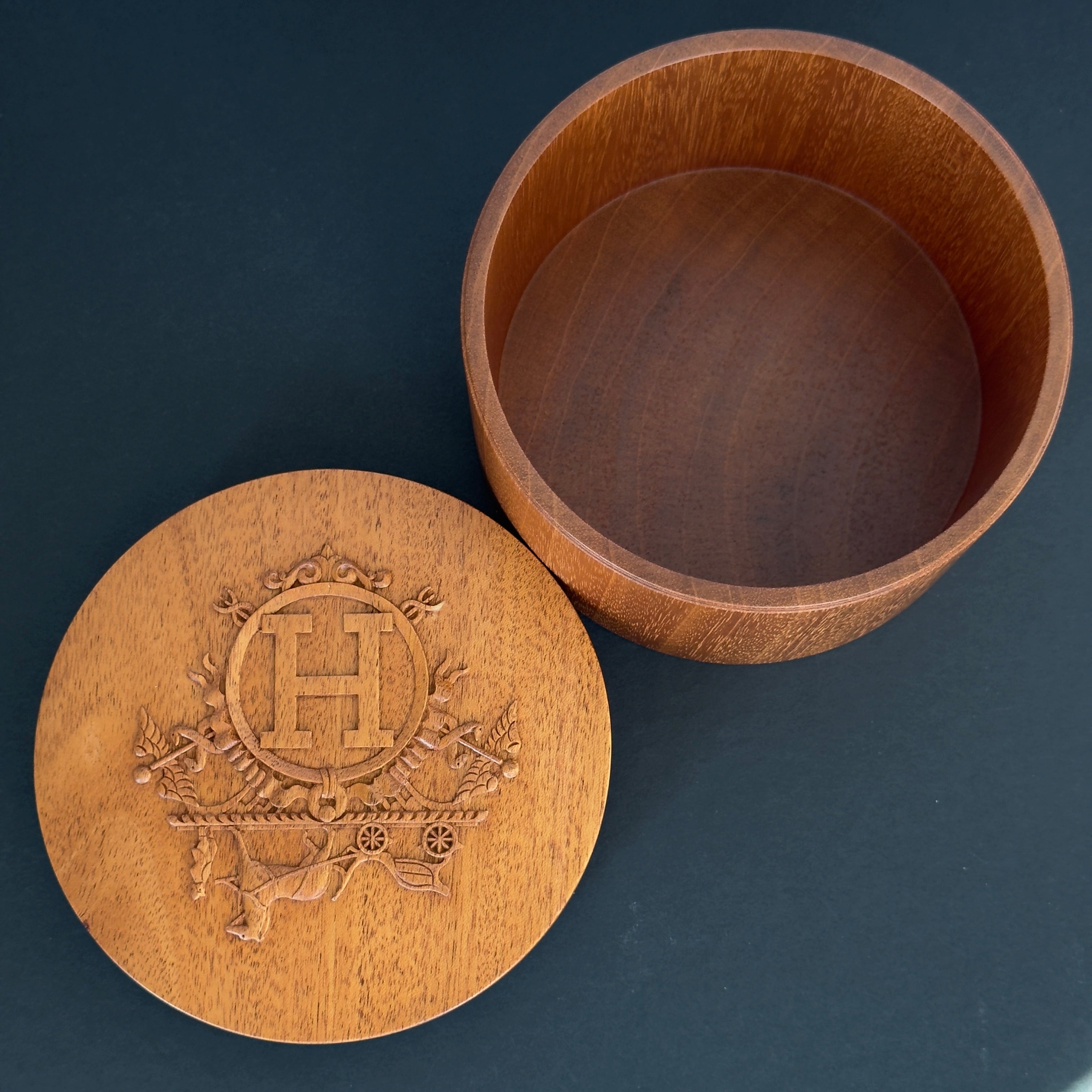 Hermes Ex-Libris Mahogany Twilly Box - Queen May