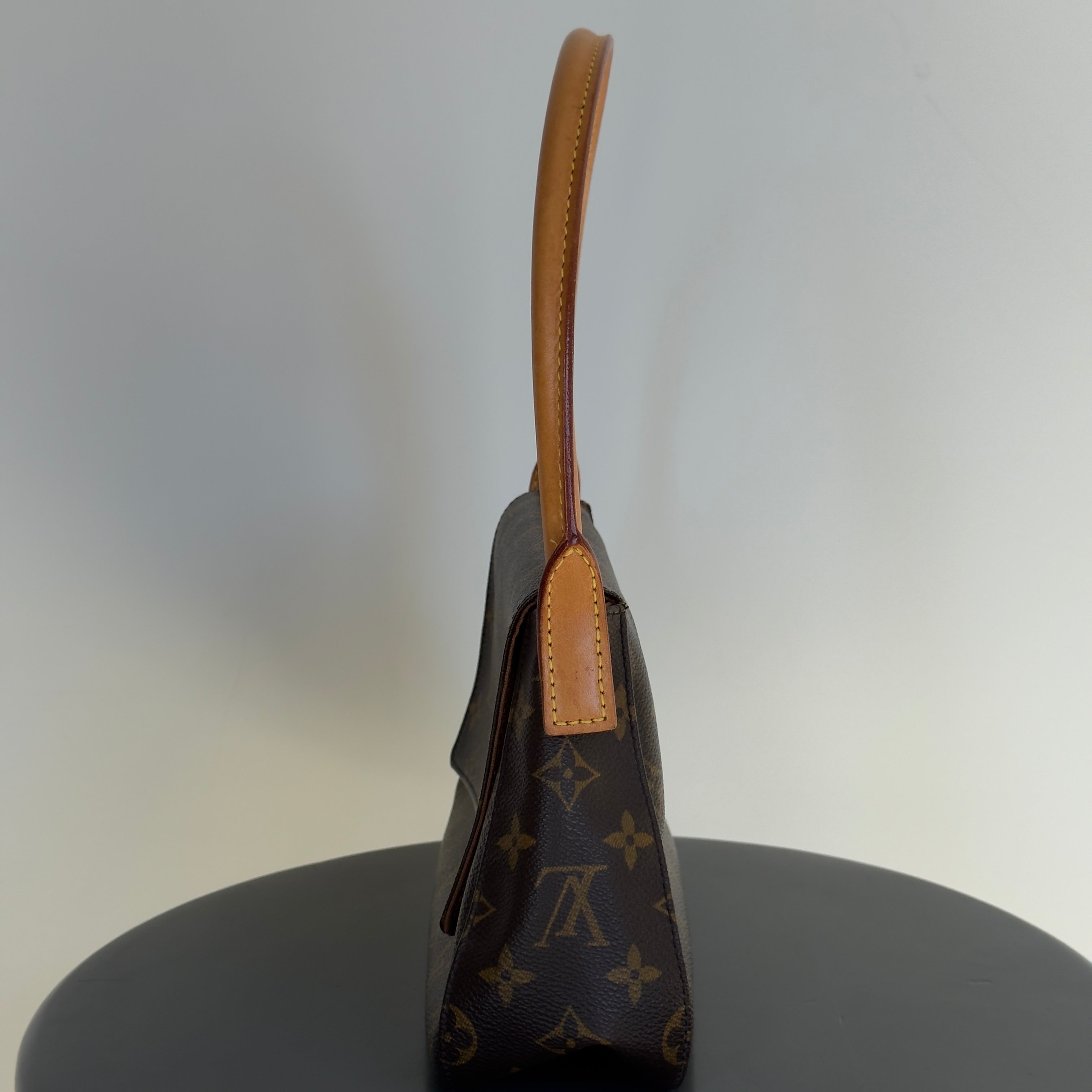 Louis Vuitton Looping PM - Queen May