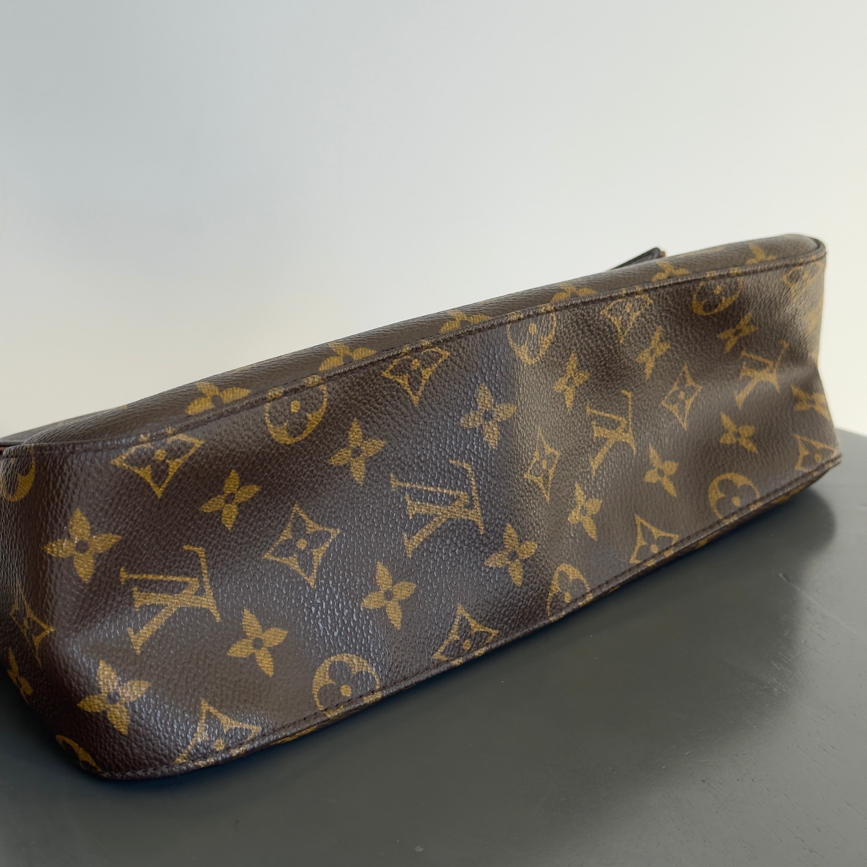 Louis Vuitton Looping PM - Queen May