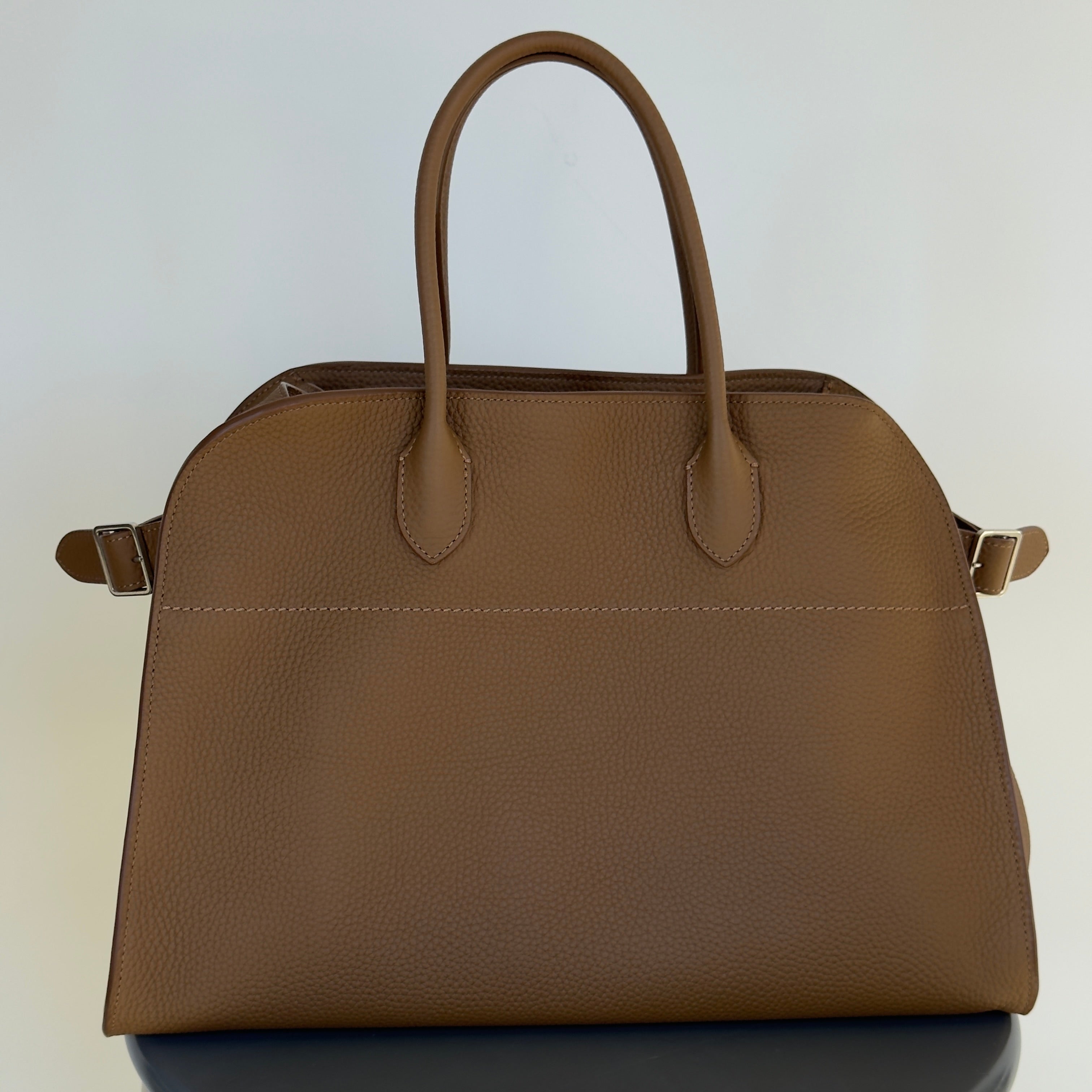 The Row Soft Margaux 15 Rubber Ans 2025 - Queen May