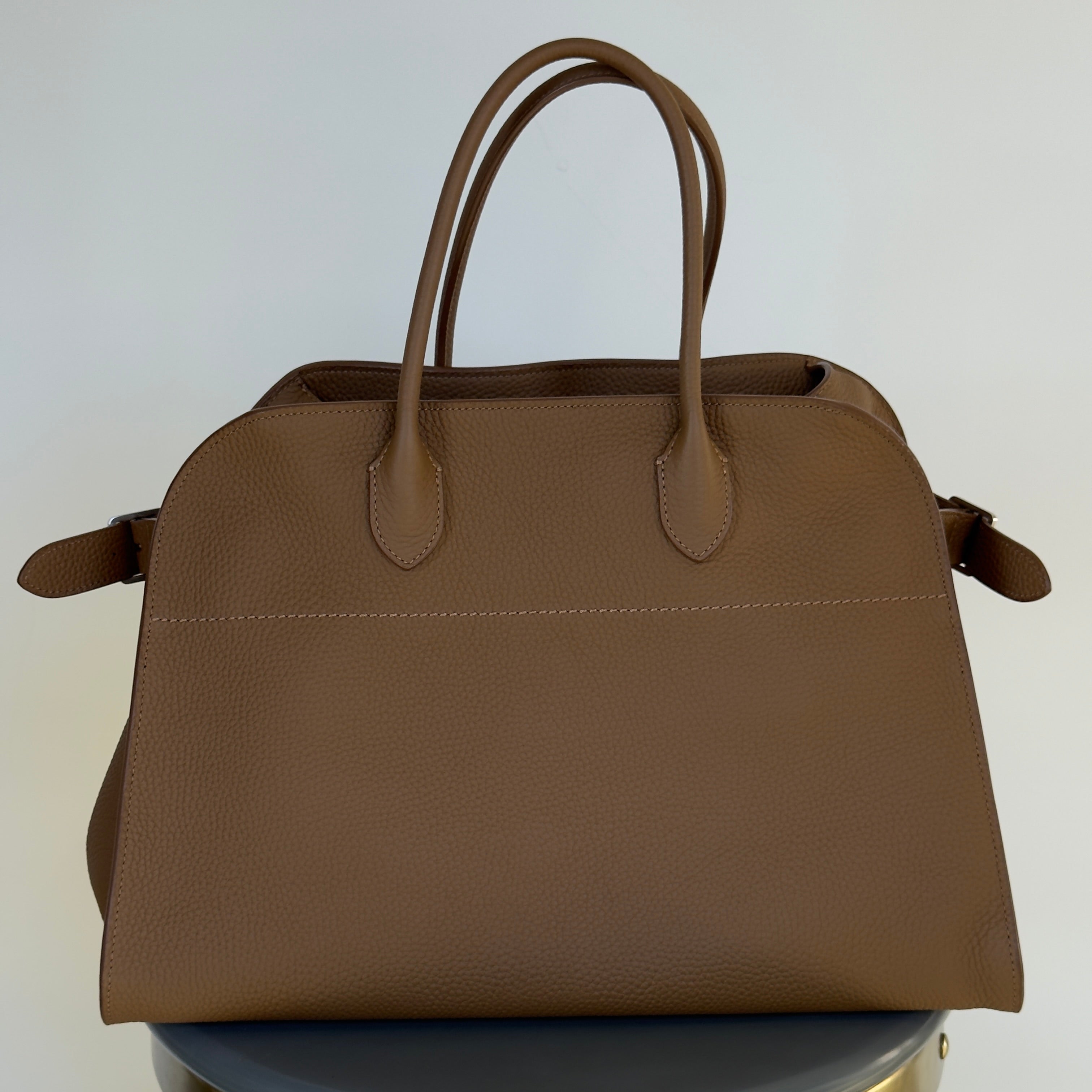 The Row Soft Margaux 15 Rubber Ans 2025 - Queen May