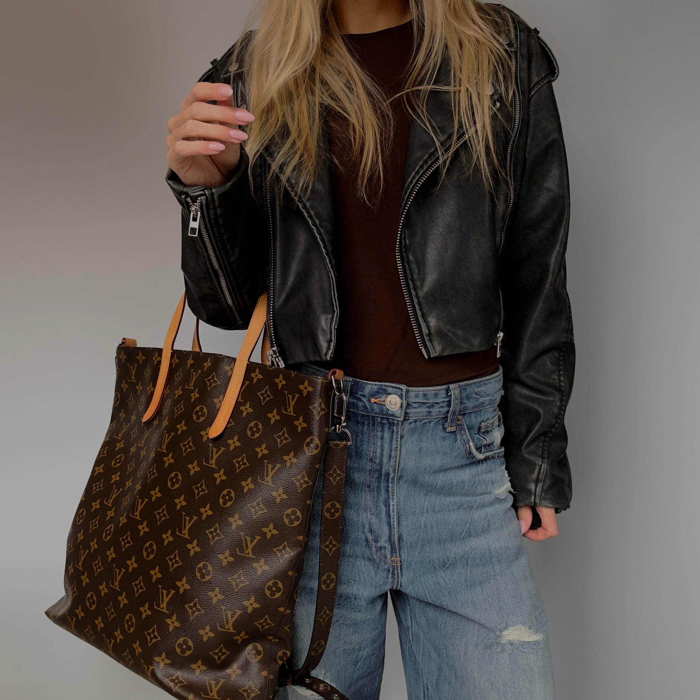 Louis Vuitton Spring 2015 Cabas Jour V Tote - Queen May