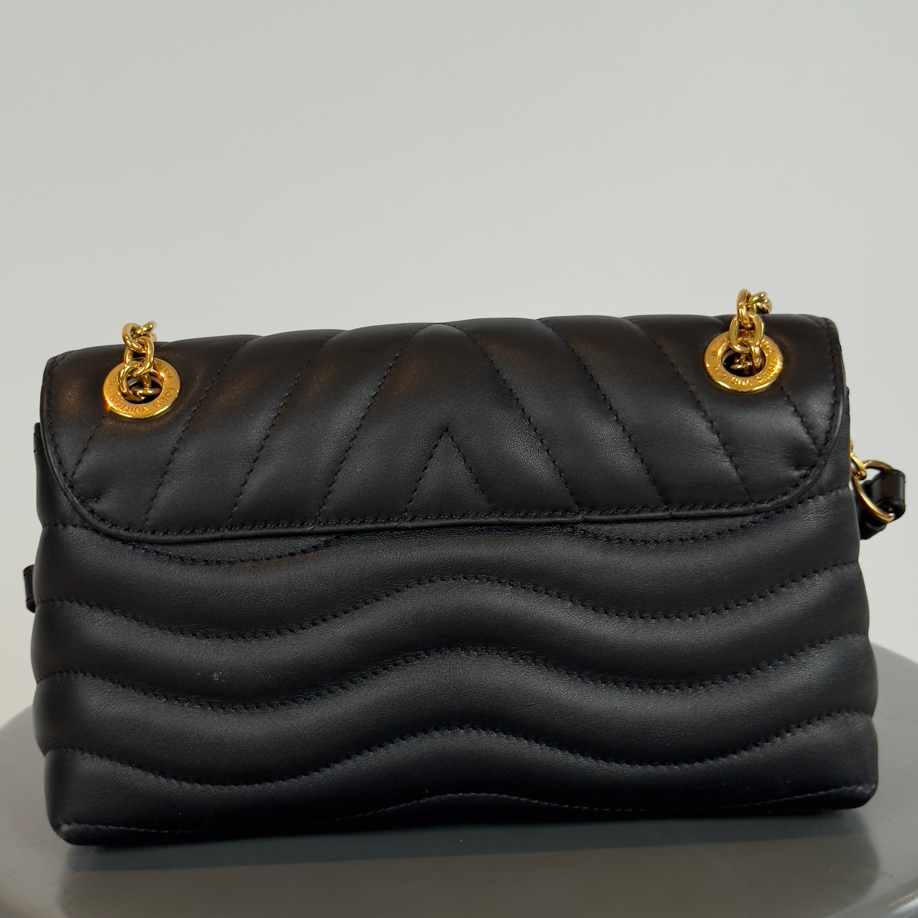 Louis Vuitton New Wave MM - Queen May