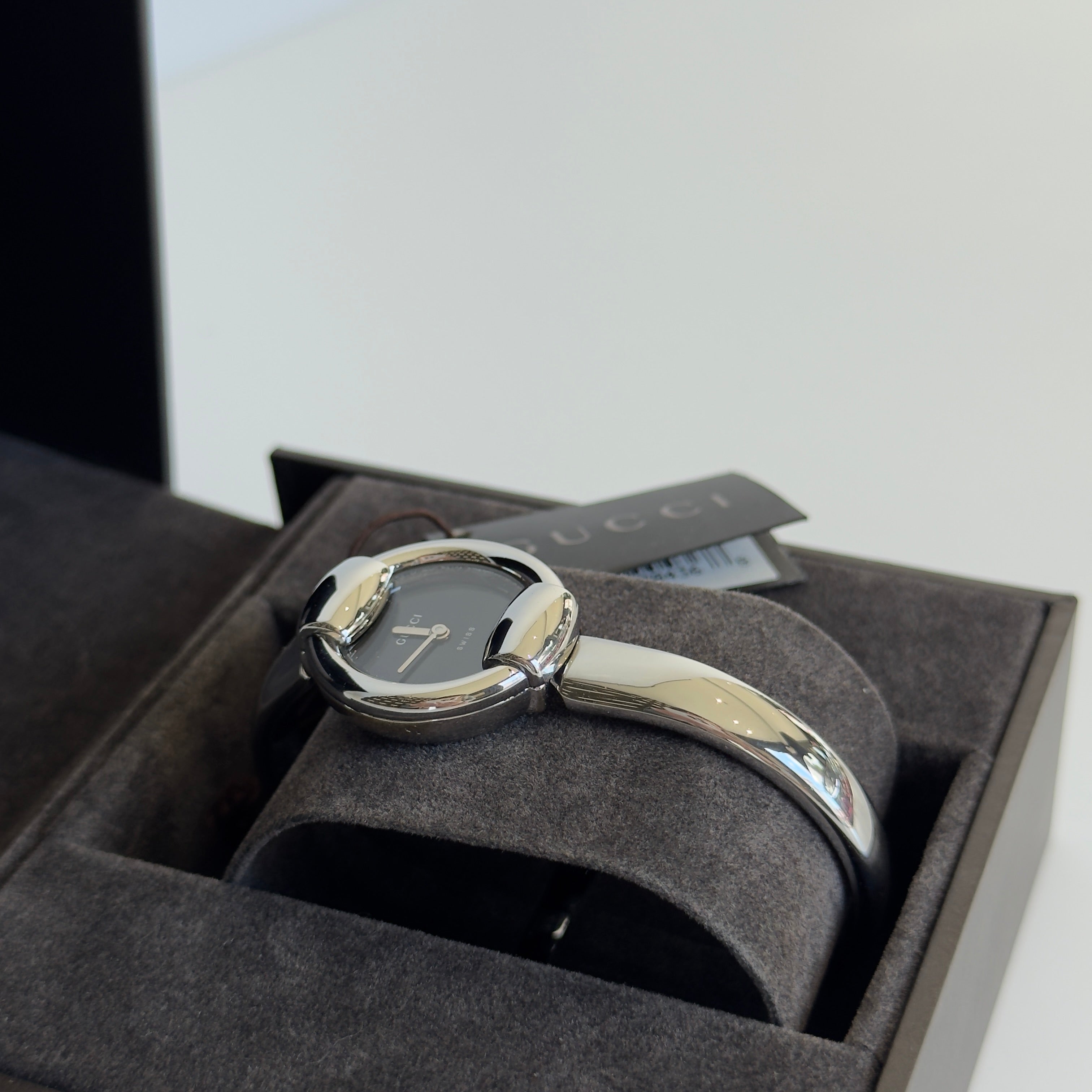 Gucci 1400L Bangle Horsebit Watch Black Dial - Queen May