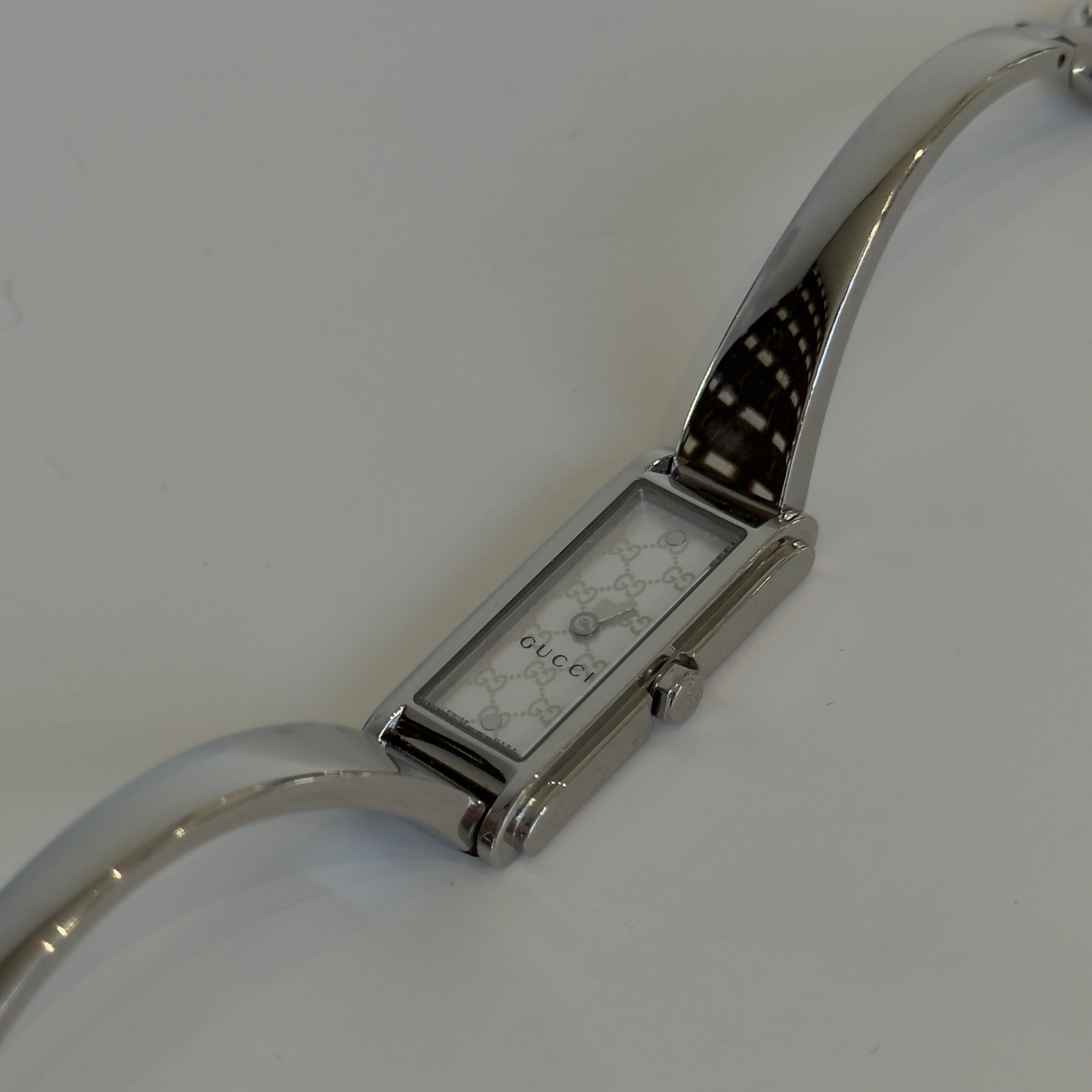 Gucci 1500L Mother of Pearl GG Dial Horsebit Bangle Watch - Queen May