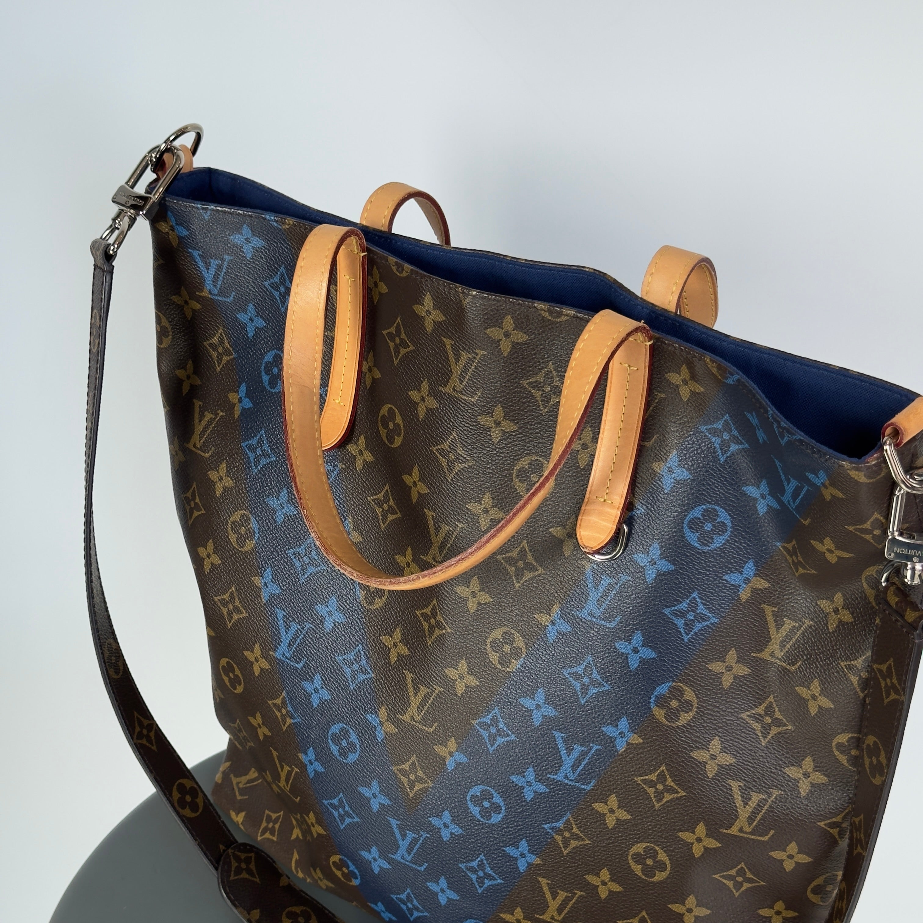 Louis Vuitton Spring 2015 Cabas Jour V Tote - Queen May