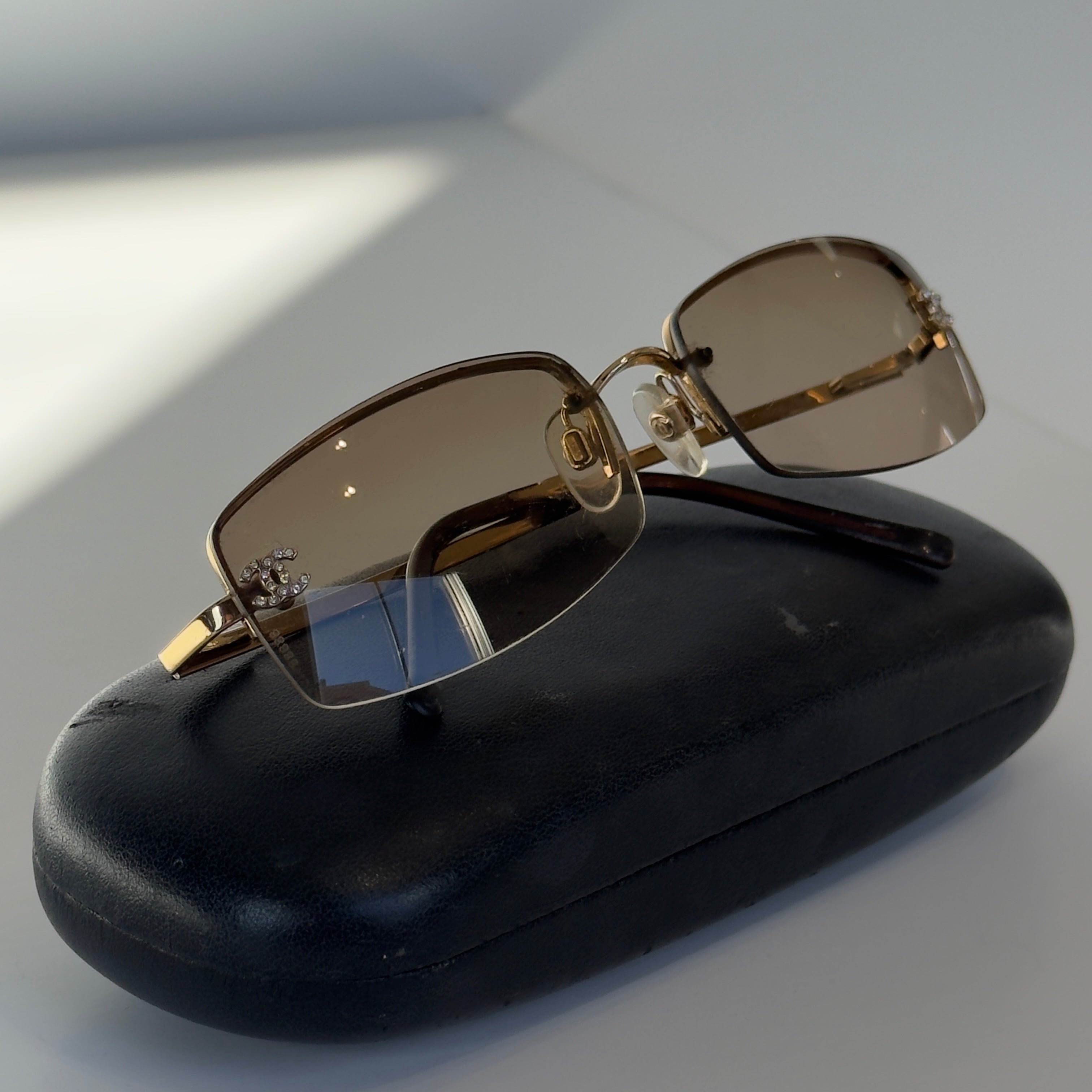Vintage Chanel 4093-B Rimless Wire Frame Rhinestone CC Sunglasses Smoke - Queen May