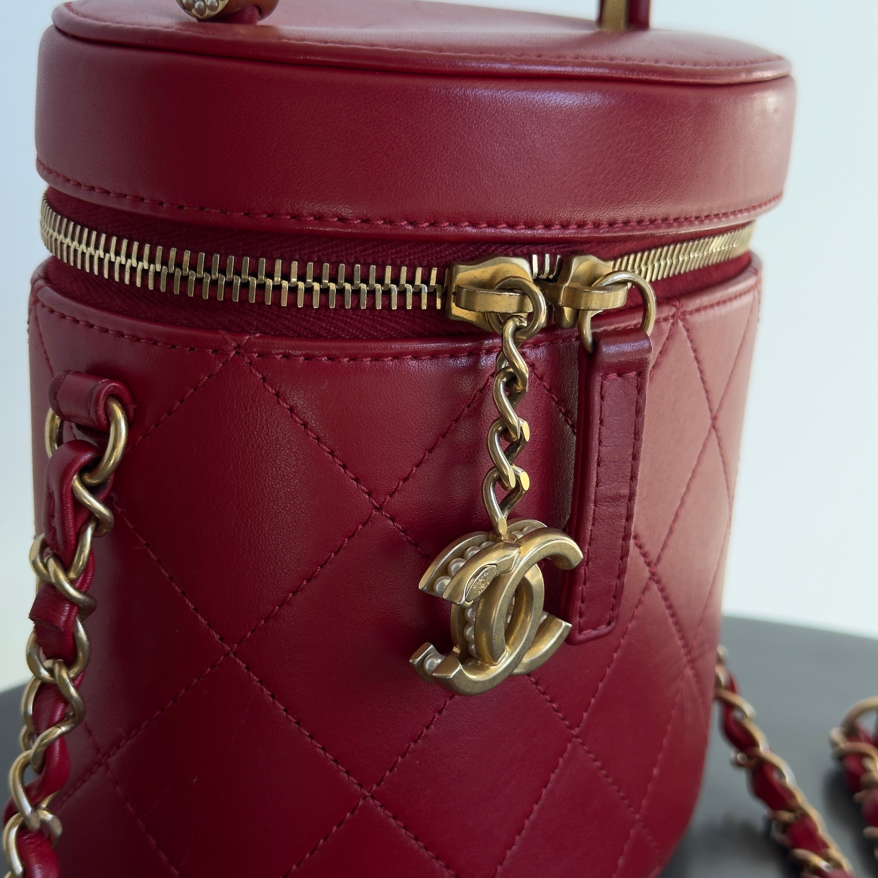 Chanel Pearl Logo Red Top Handle Vanity Case With Chain - Queen May
