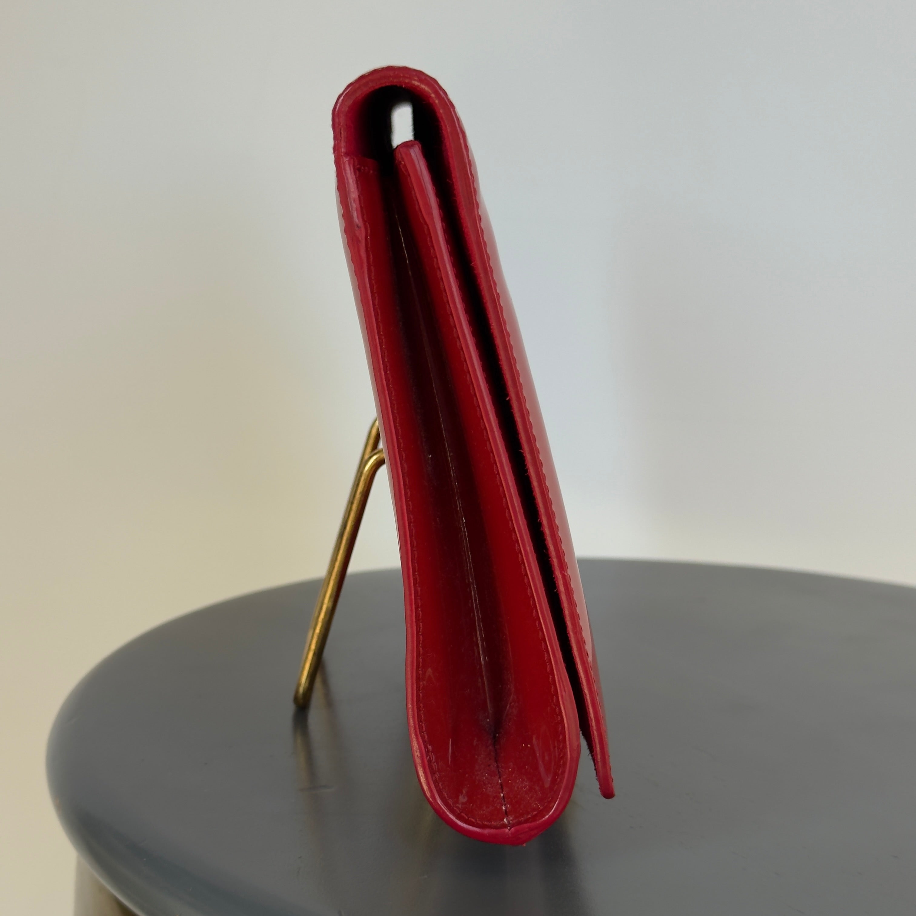 Yves Saint Laurent Belle De Jour Patent Leather Clutch Red - Queen May
