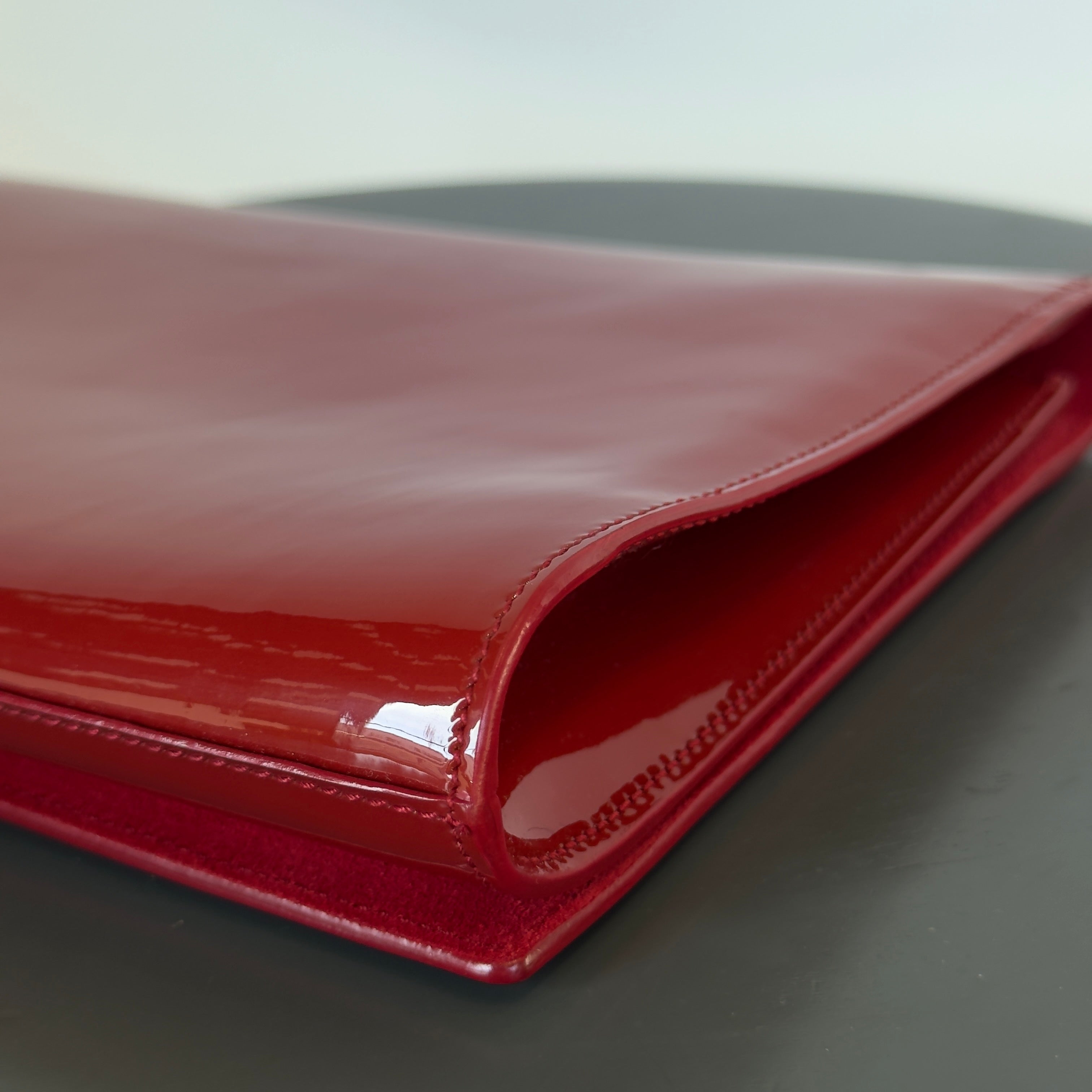 Yves Saint Laurent Belle De Jour Patent Leather Clutch Red - Queen May