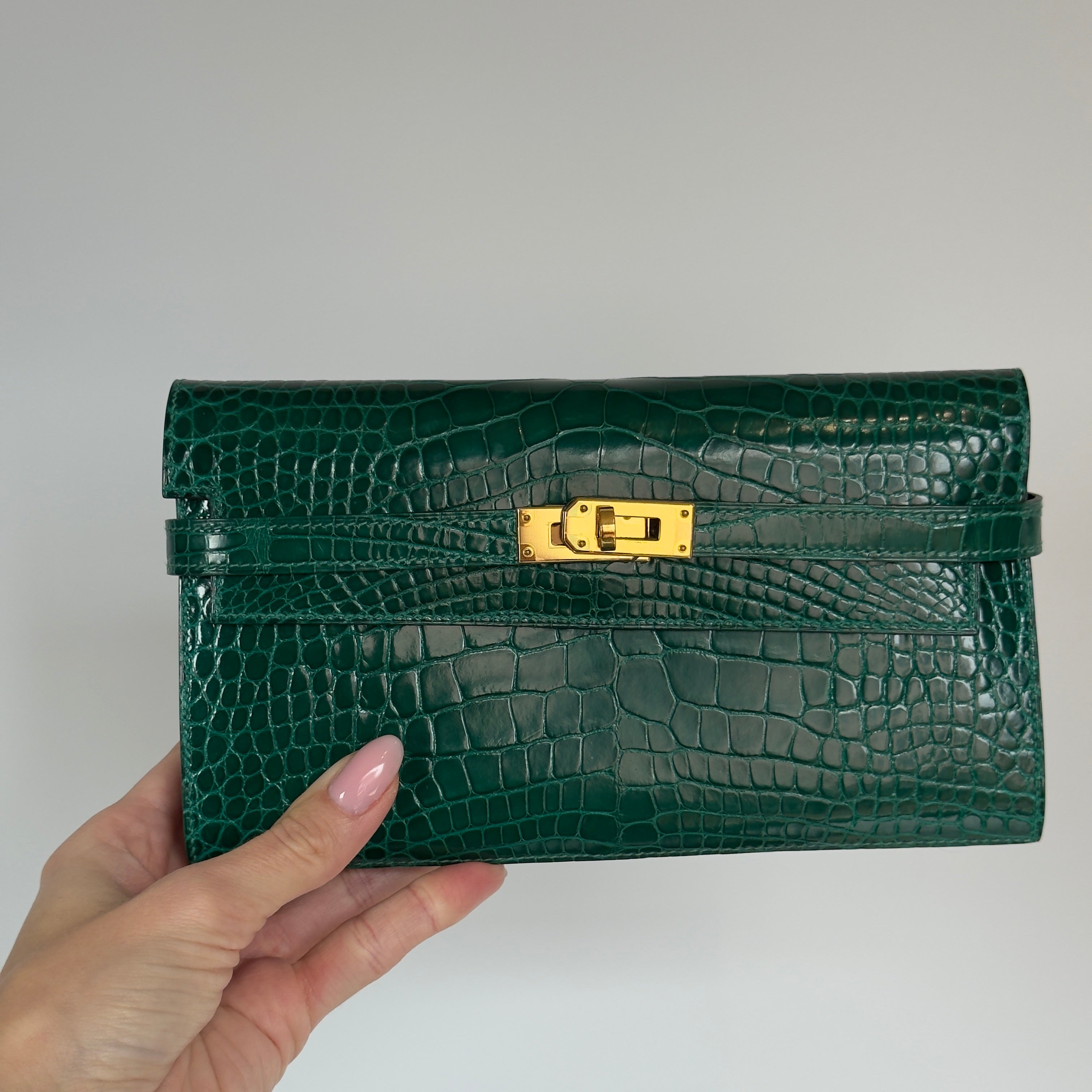 Hermes Kelly Longue Wallet Emerald Shiny Alligator - Queen May