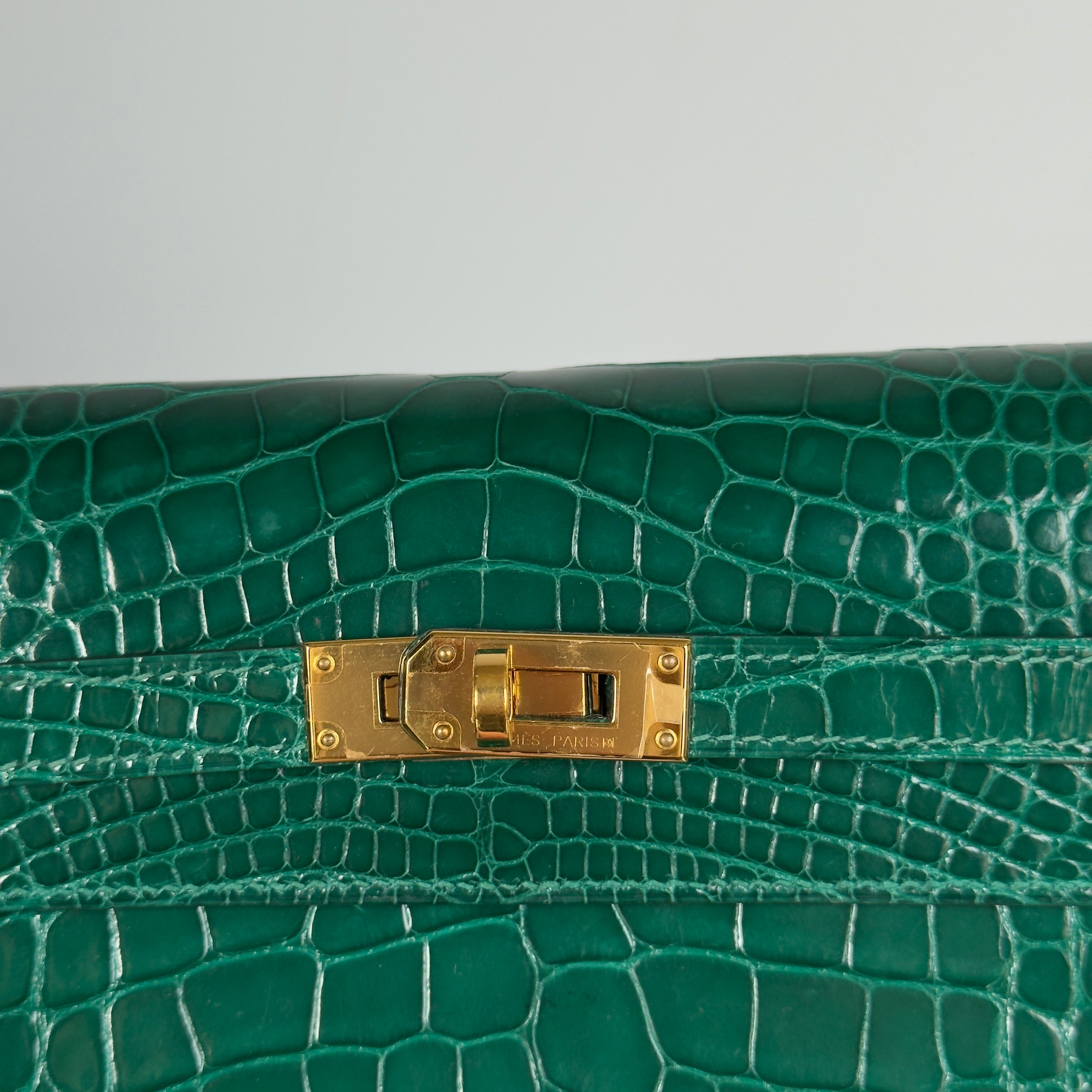 Hermes Kelly Longue Wallet Emerald Shiny Alligator - Queen May