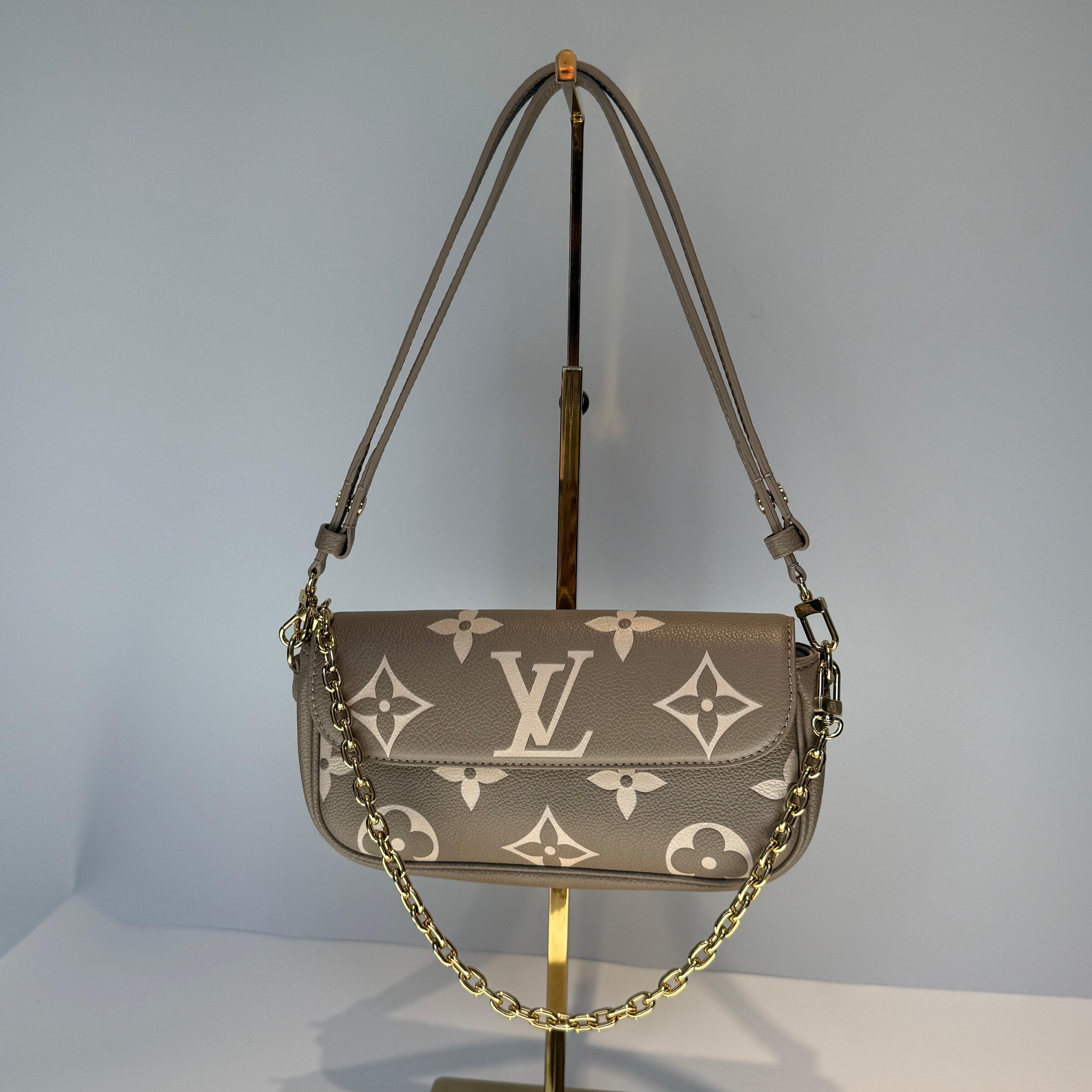 Louis Vuitton Empriente Ivy Dove/Cream - Queen May