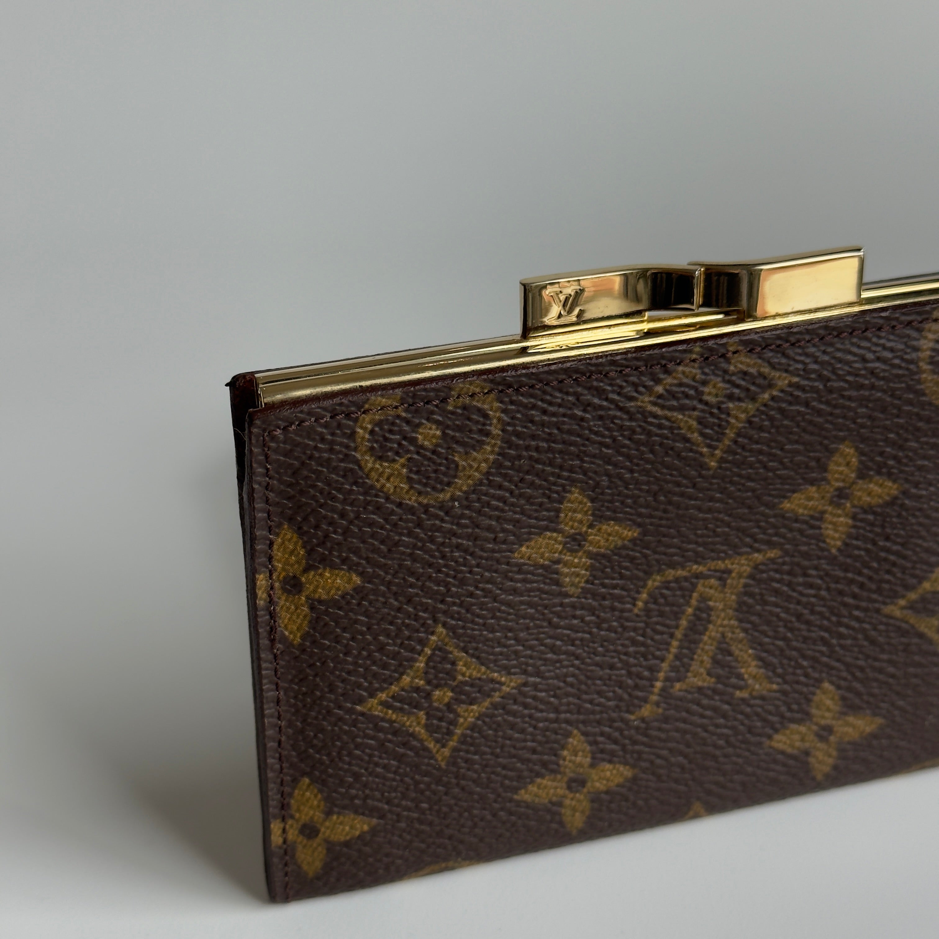 Louis Vuitton Monogram French Kisslock Wallet - Queen May