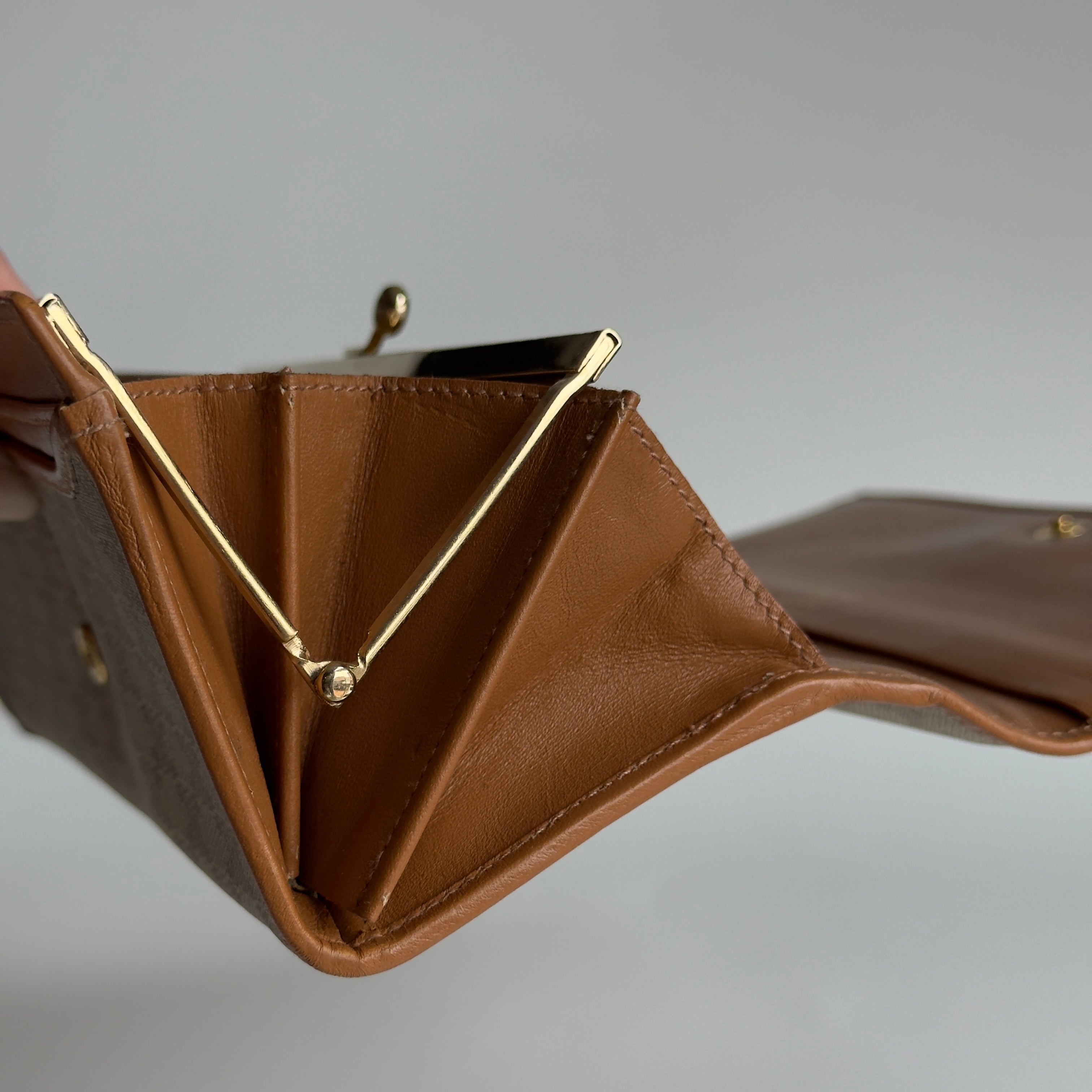 Louis Vuitton Monogram French Kisslock Wallet - Queen May