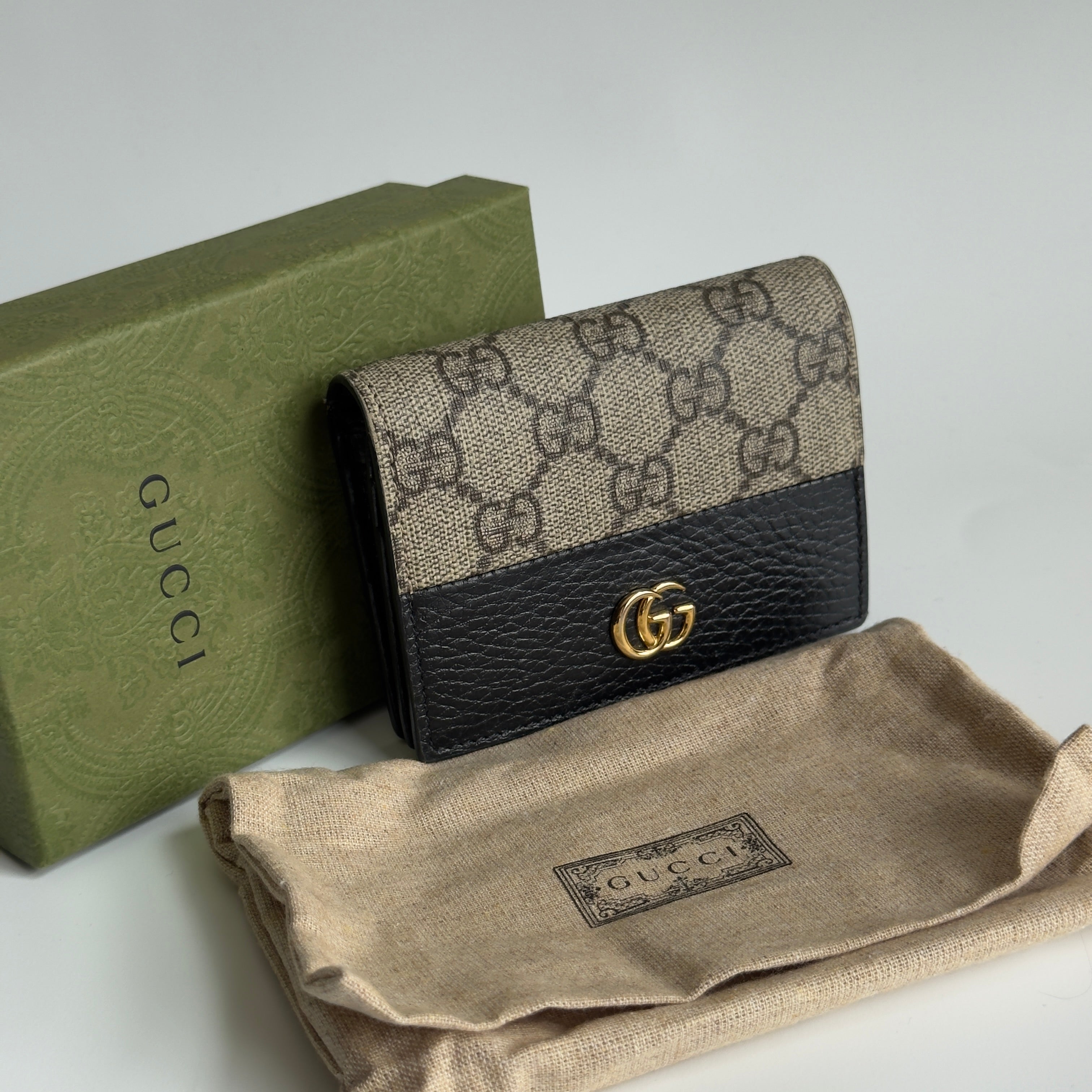 Gucci GG Marmont Bi-Color Card Case Wallet In Black Leather - Queen May