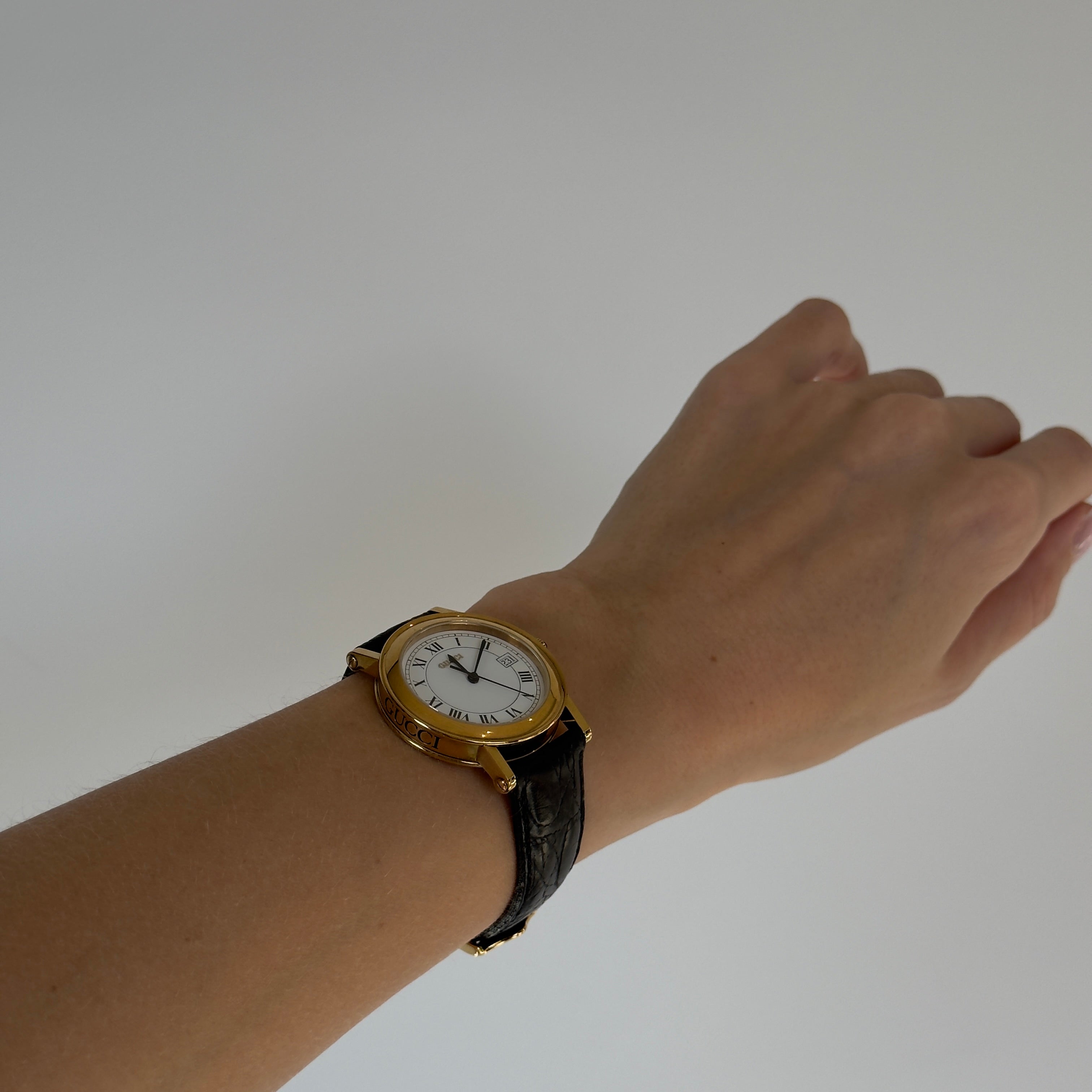 Vintage Gucci 7200L White Dial Watch - Queen May