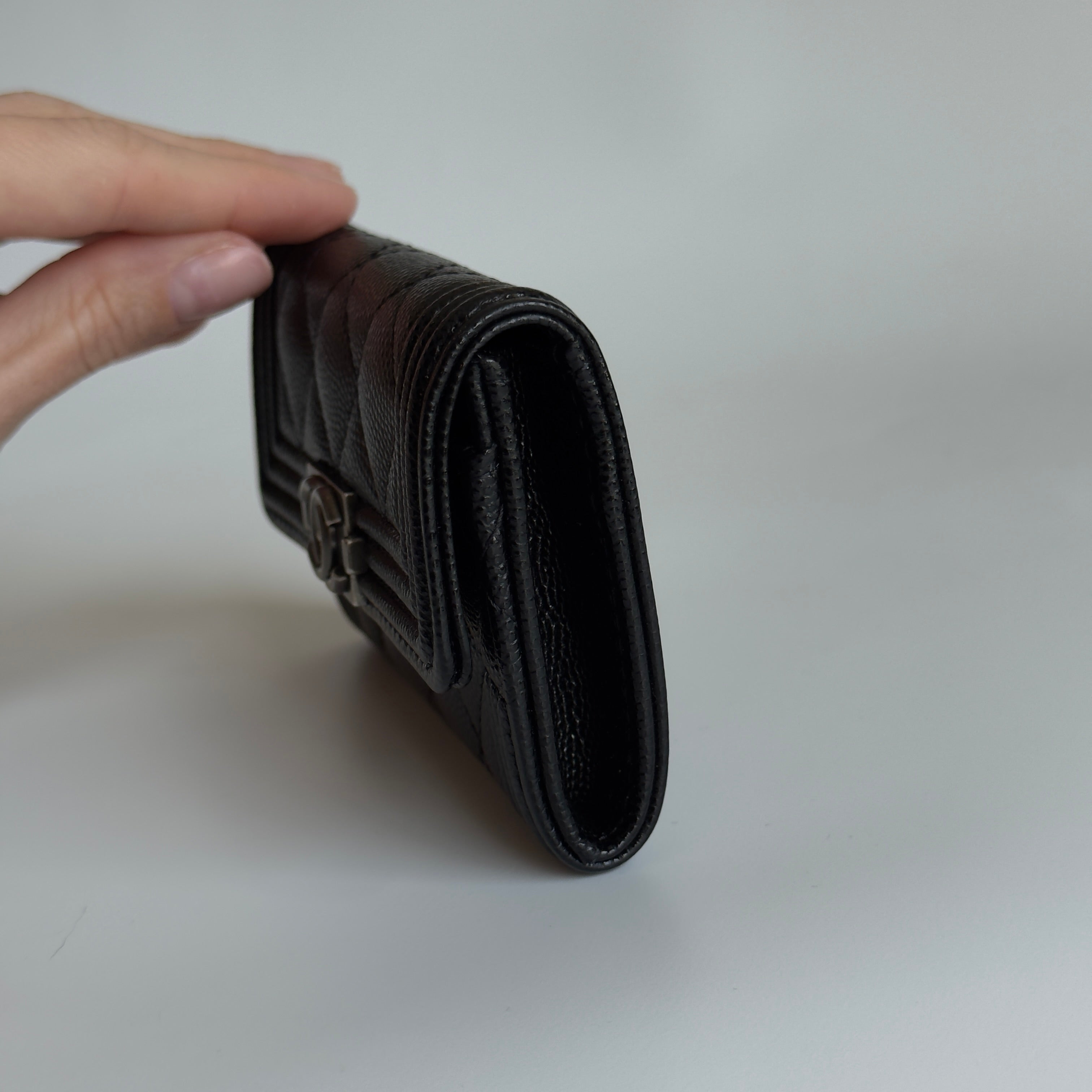 Chanel Boy Flap Card Holder Black - Queen May
