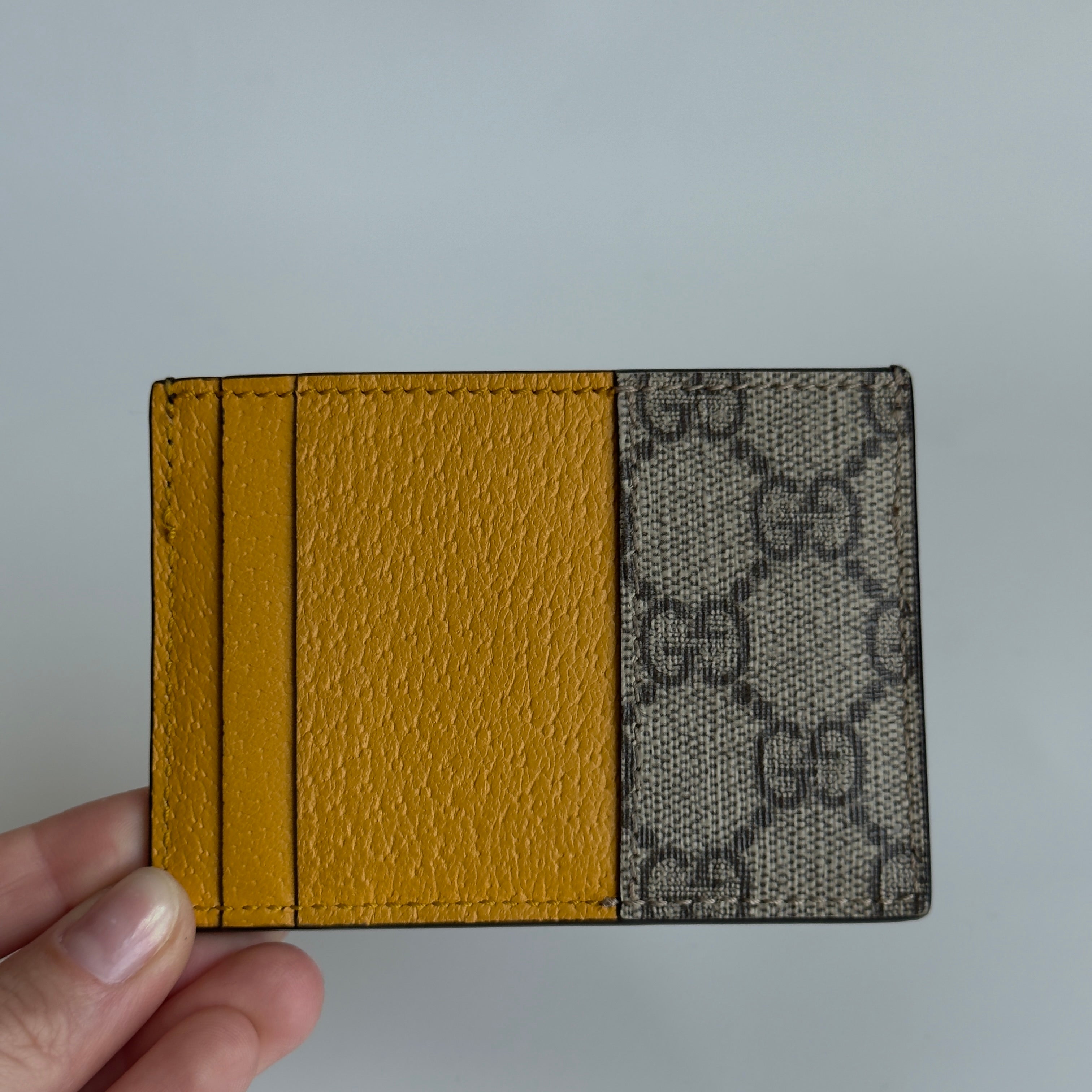 Gucci Supreme Cardholder - Queen May