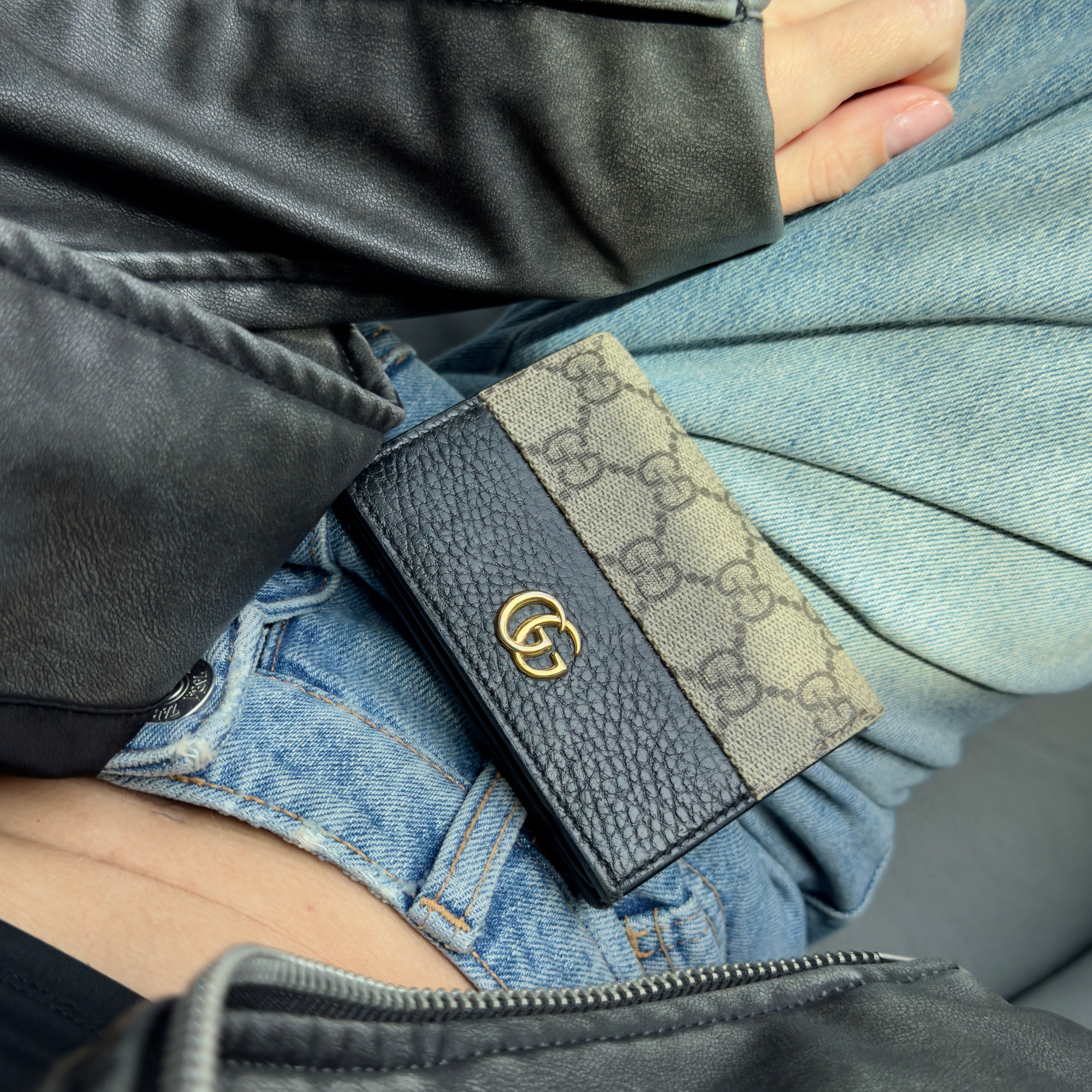 Gucci GG Marmont Bi-Color Card Case Wallet In Black Leather - Queen May