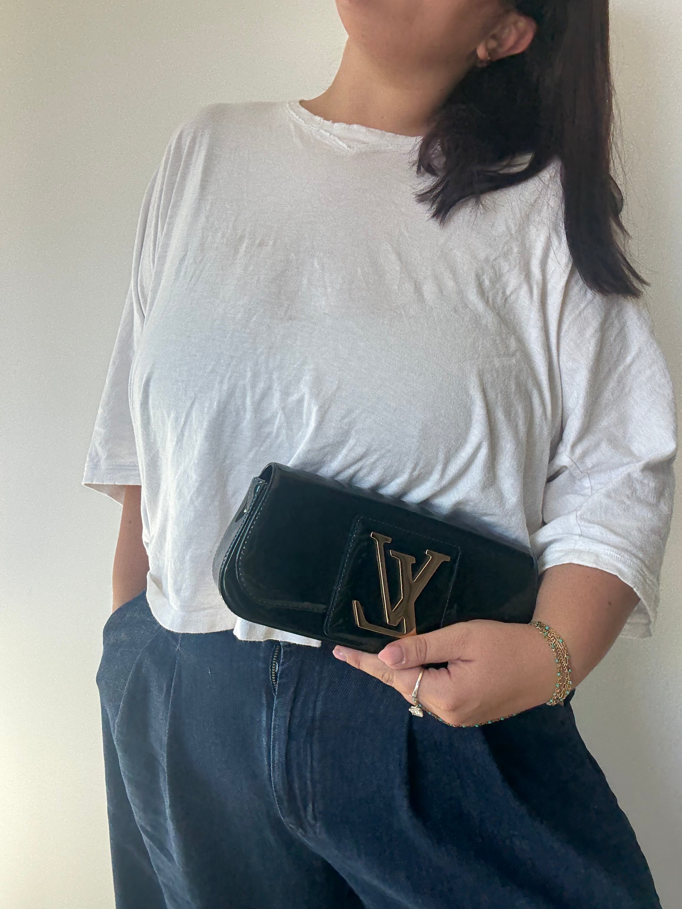 Louis Vuitton Vernis Sobe Clutch Green - Queen May