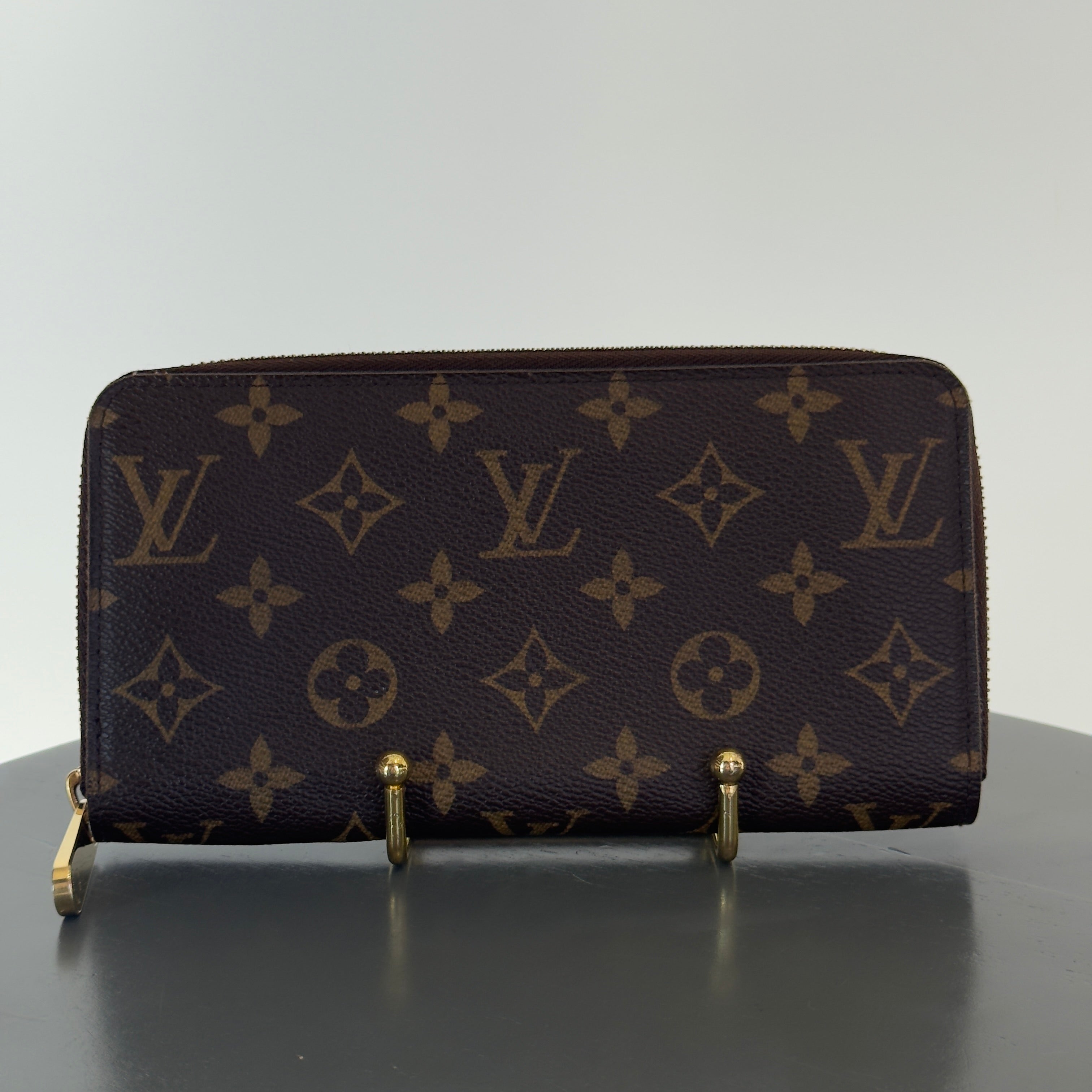 Louis Vuitton Zippy Wallet Monogram - Queen May