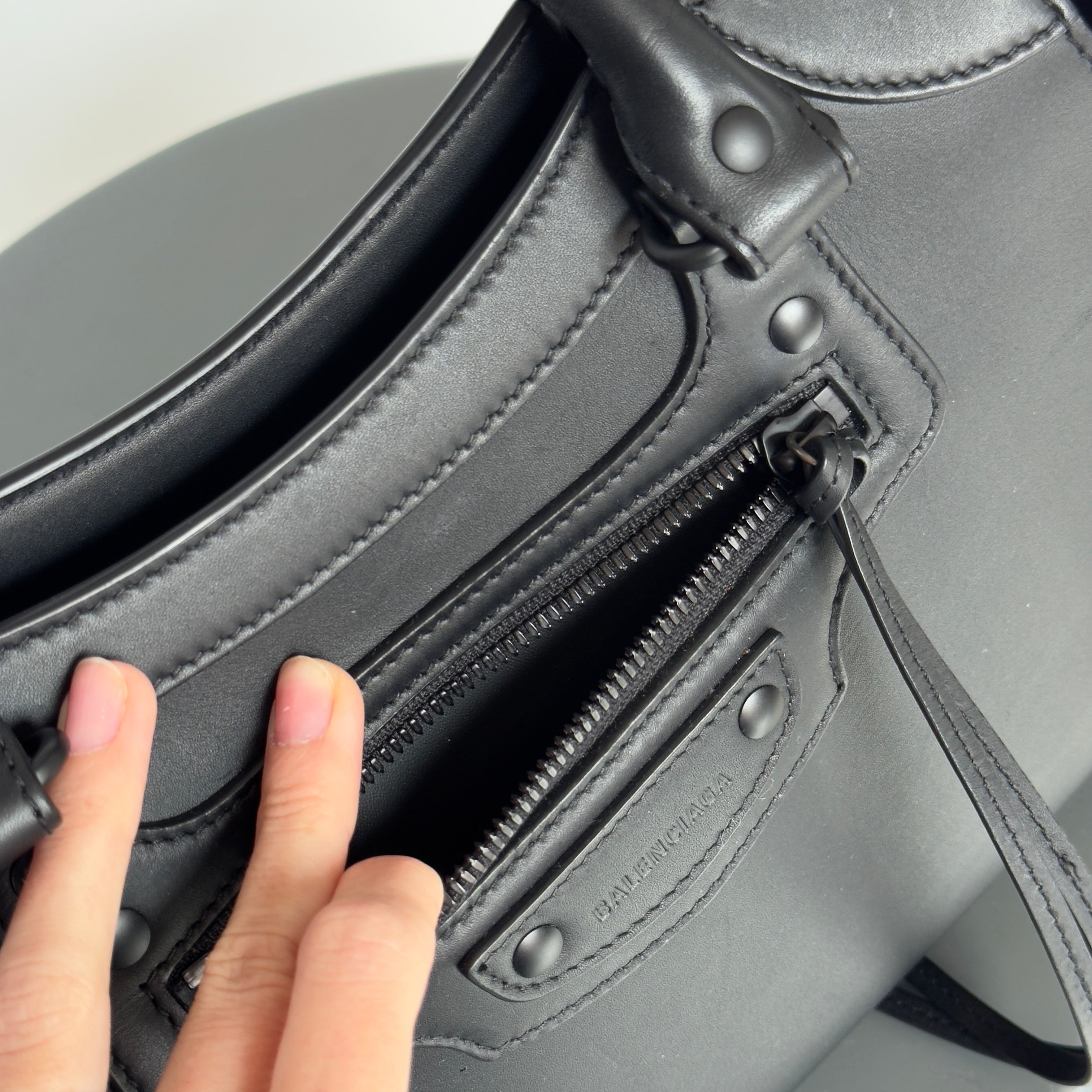 Balenciaga Leather Neo Classic City Bag - Queen May