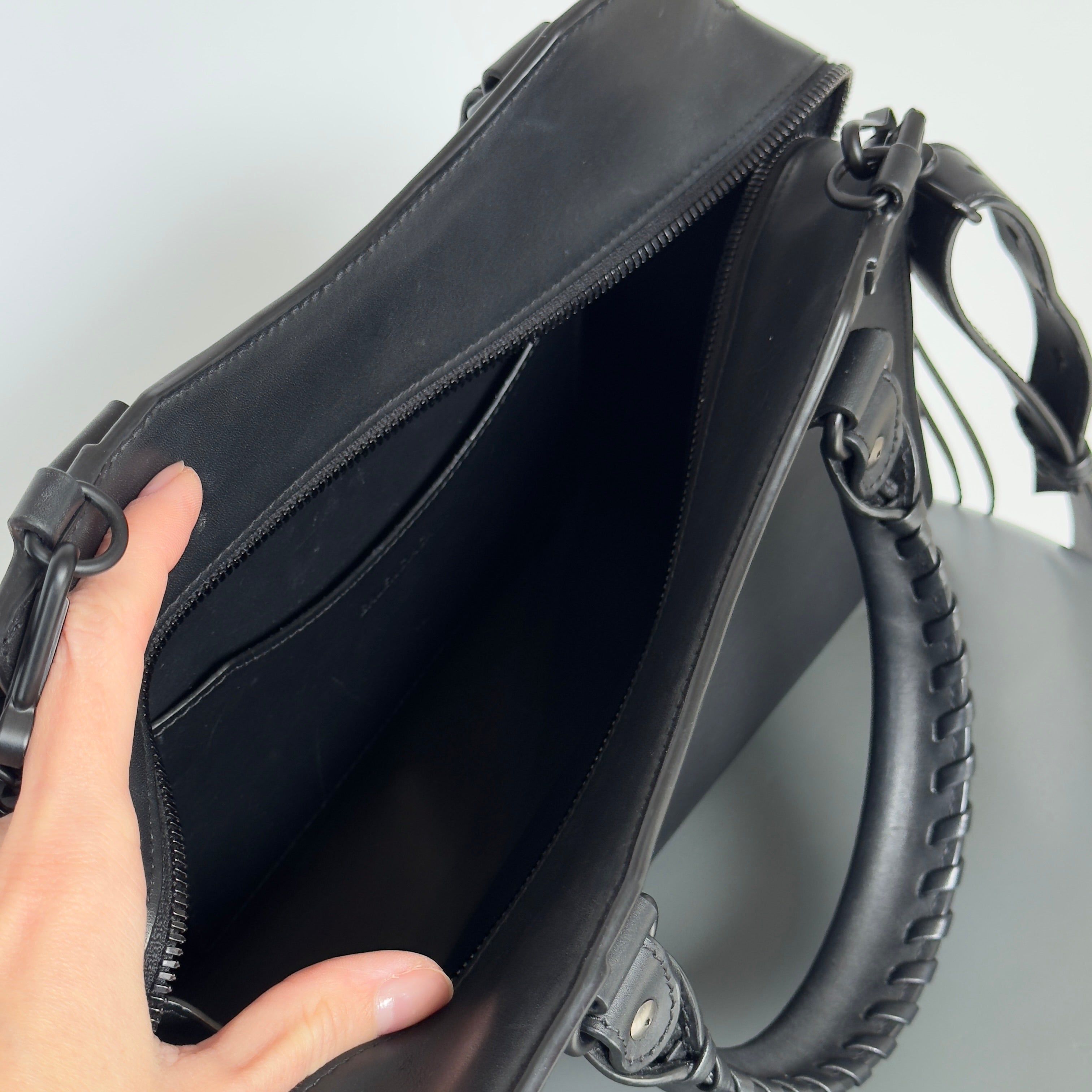 Balenciaga Leather Neo Classic City Bag - Queen May