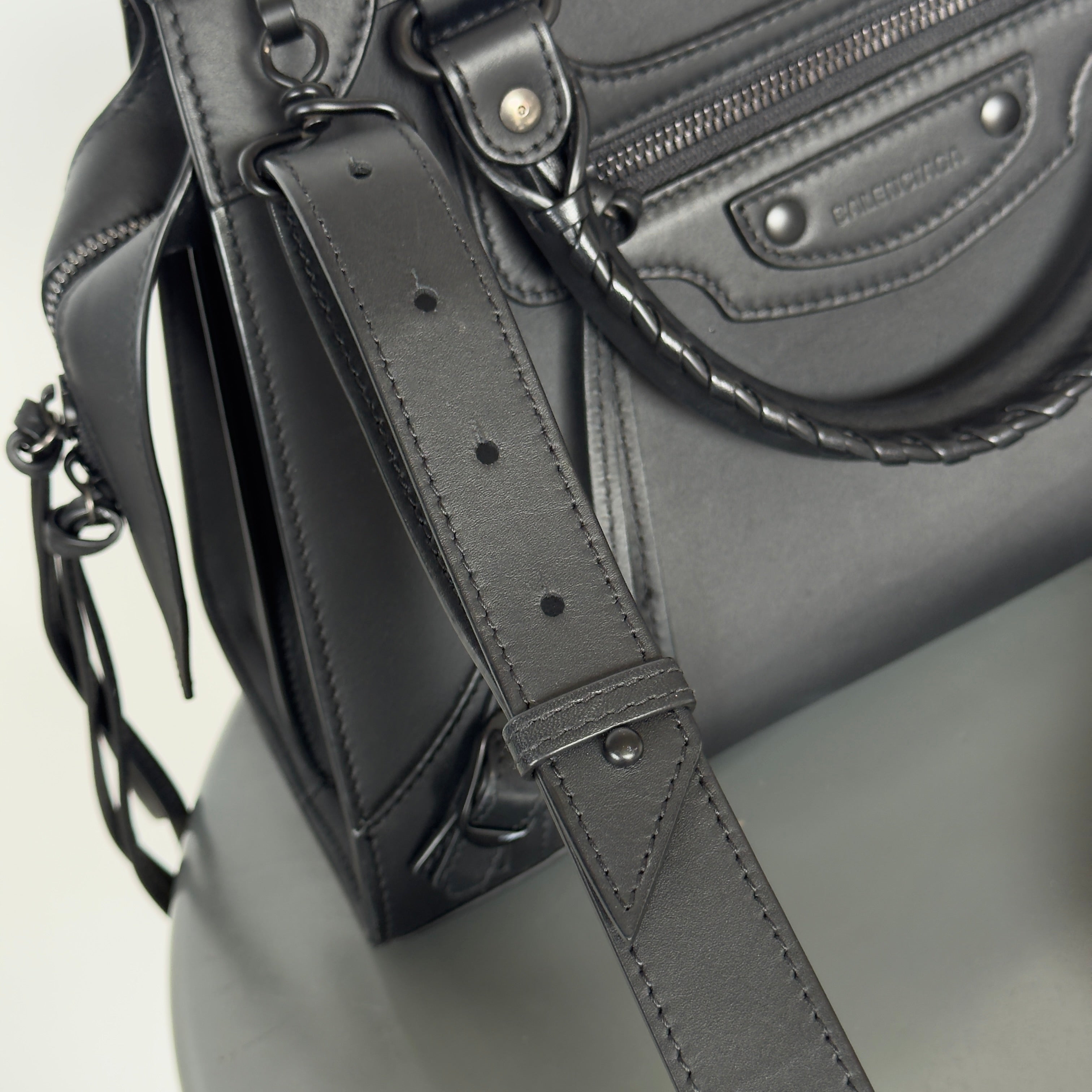 Balenciaga Leather Neo Classic City Bag - Queen May