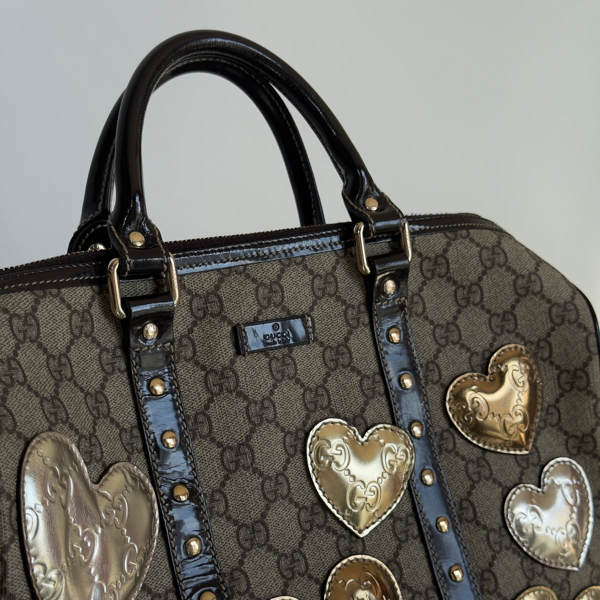 Gucci GG Supreme Hearts Medium Joy Boston Bag - Queen May