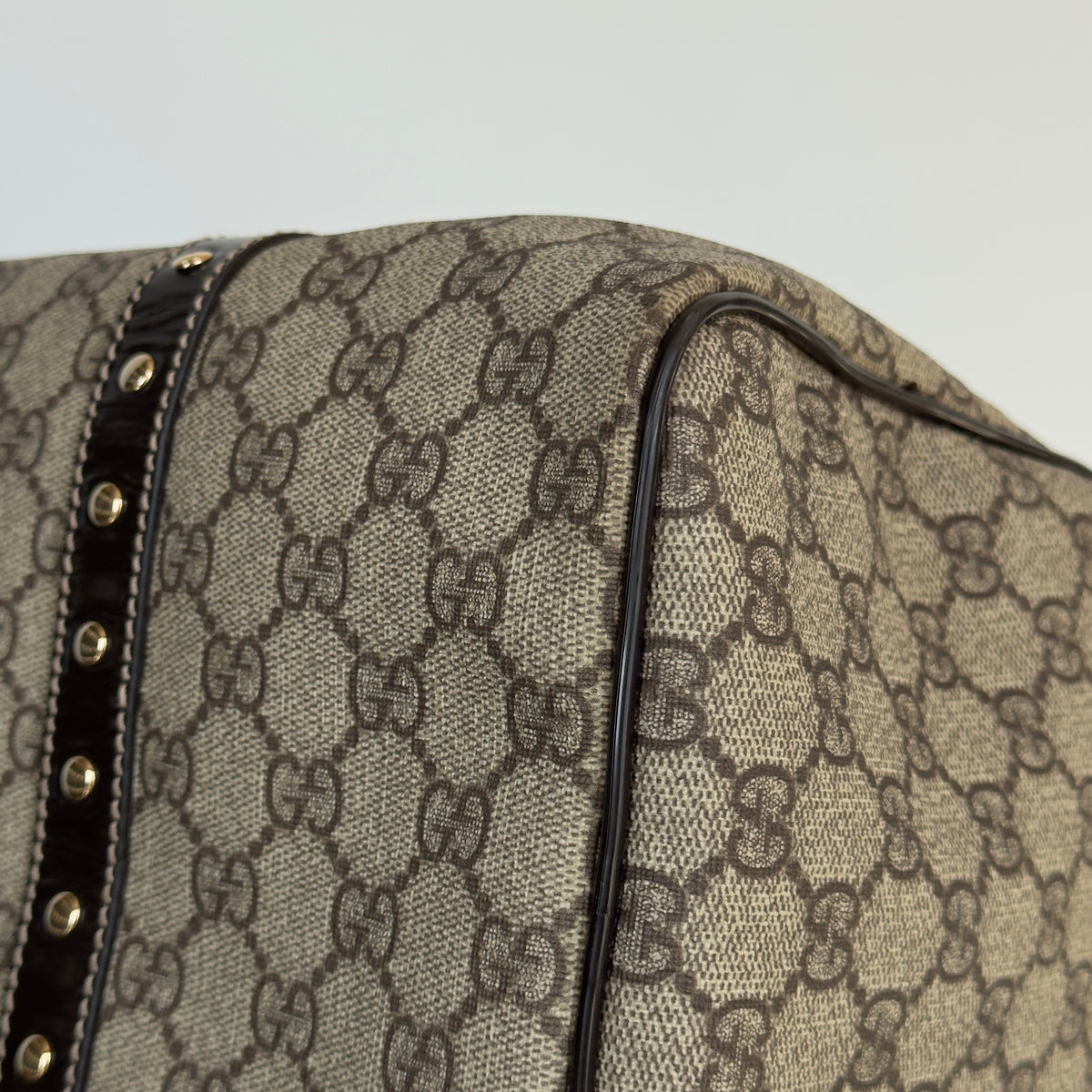 Gucci GG Supreme Hearts Medium Joy Boston Bag - Queen May