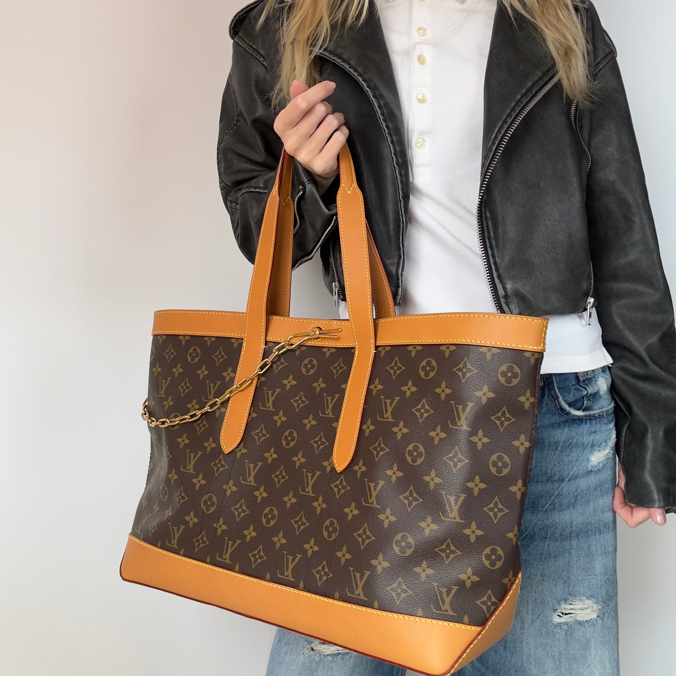 Louis Vuitton Cabas Voyage Tote Monogram Canvas - Queen May