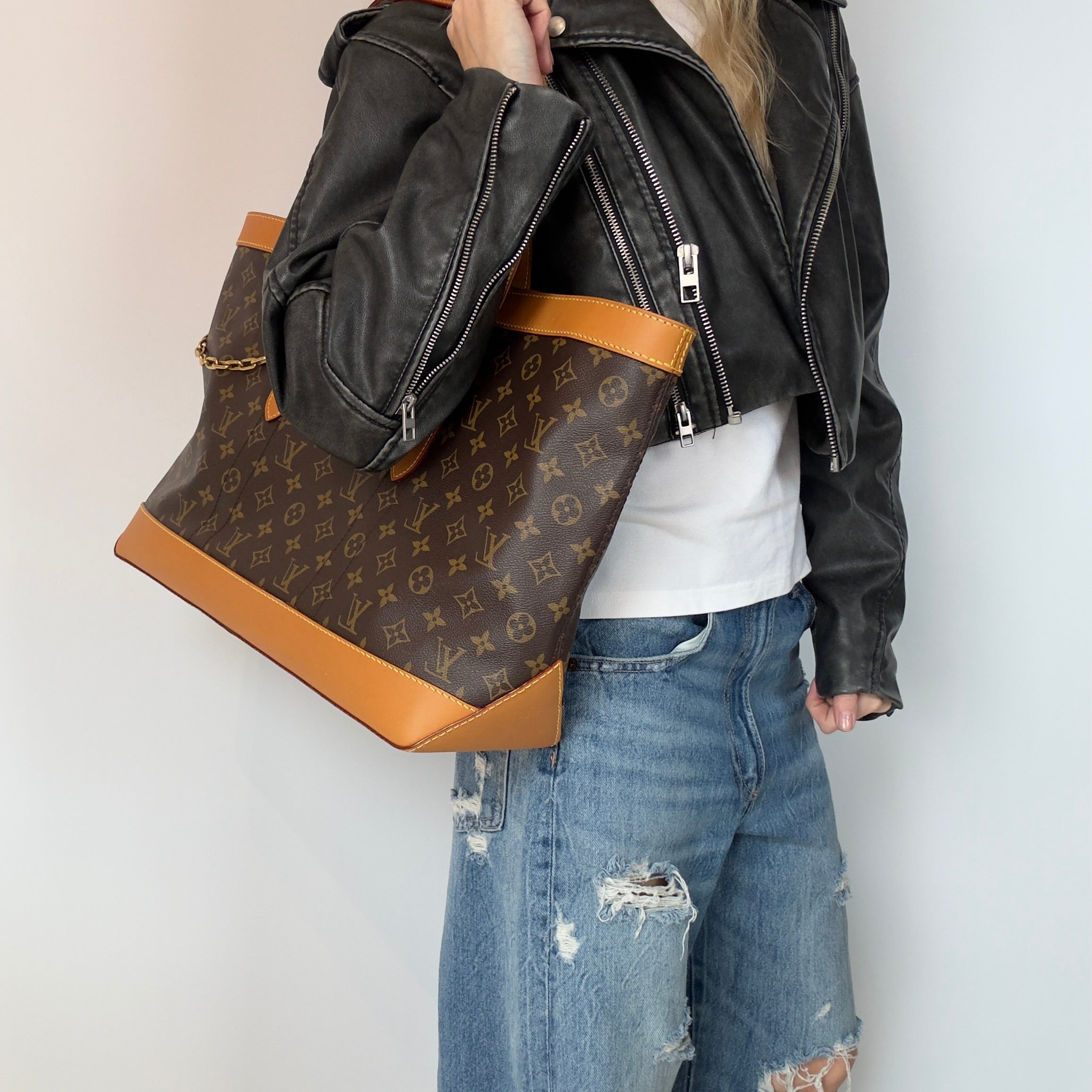 Louis Vuitton Cabas Voyage Tote Monogram Canvas - Queen May