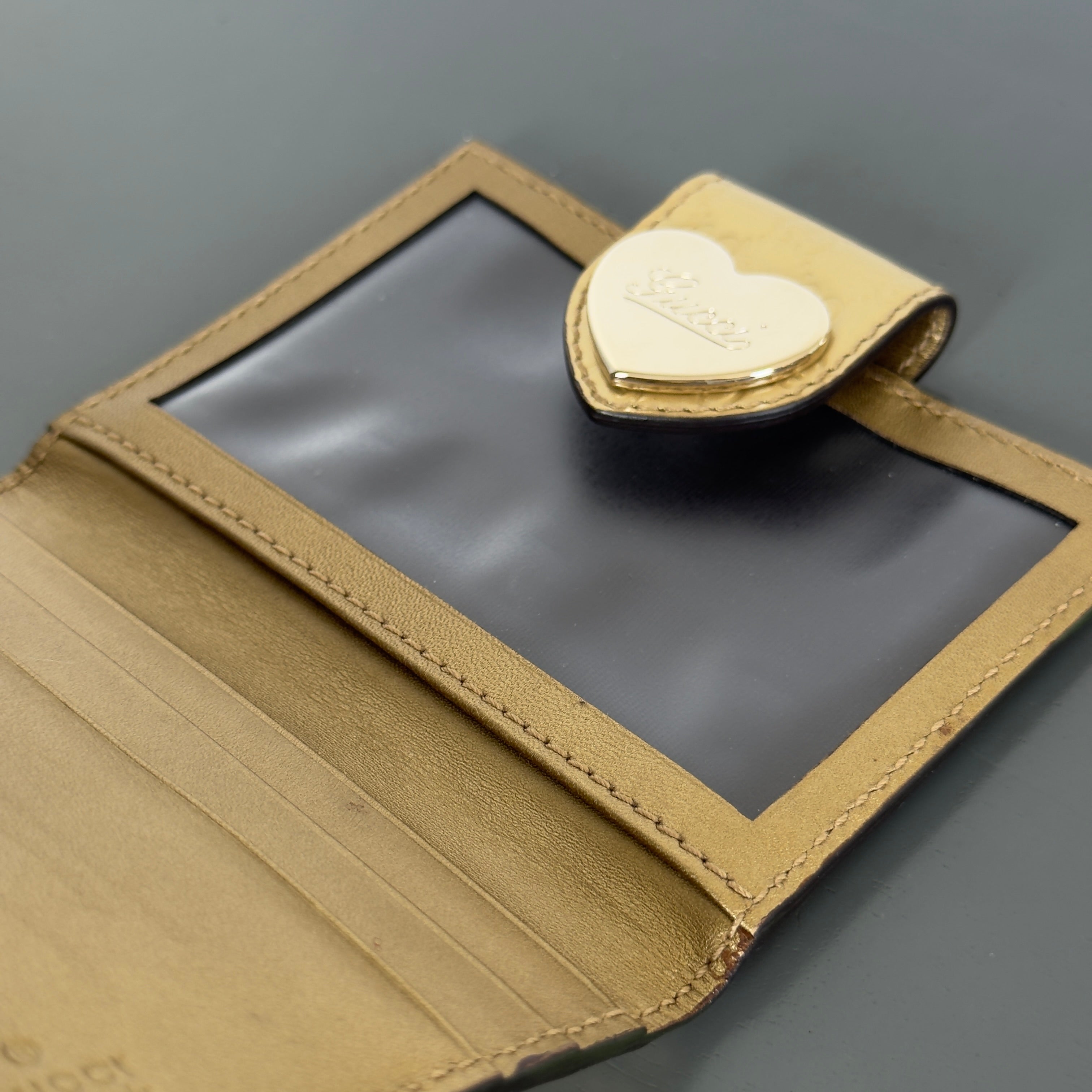 Gucci Metallic Heart Card Holder - Queen May