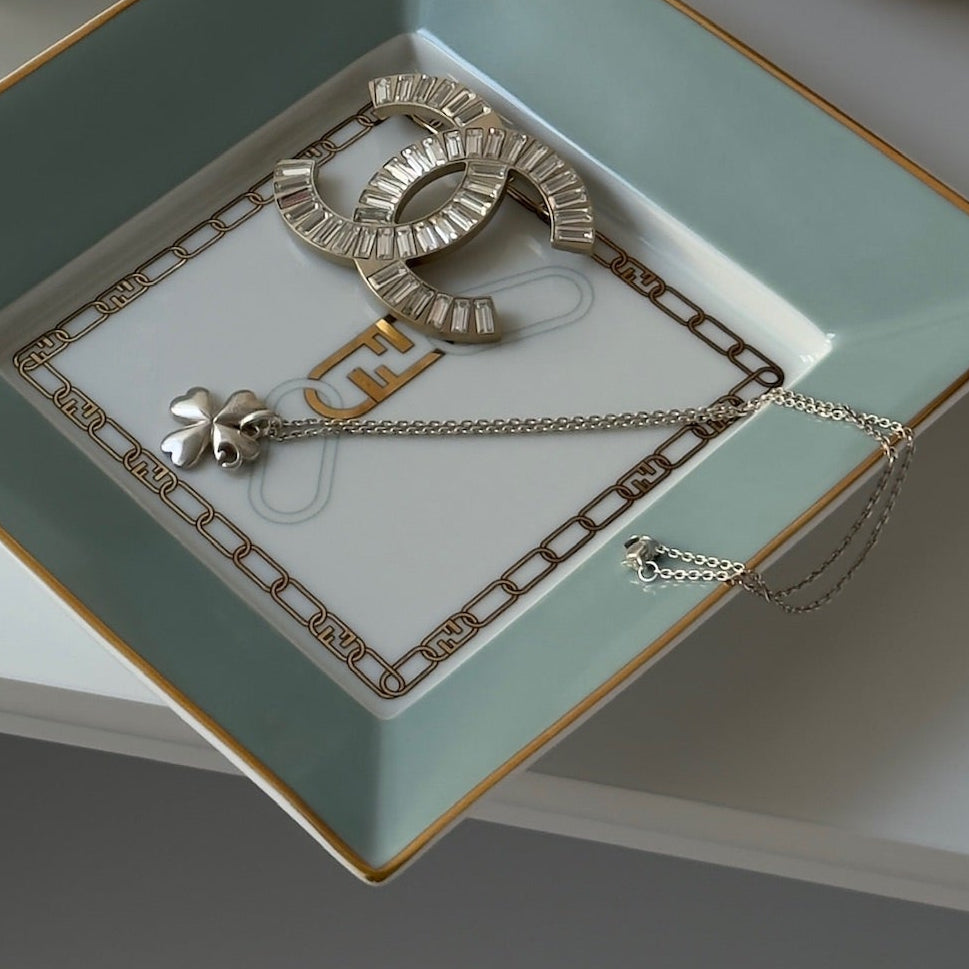 Gucci Four Leaf Clover Necklace Sterling Silver - Queen May