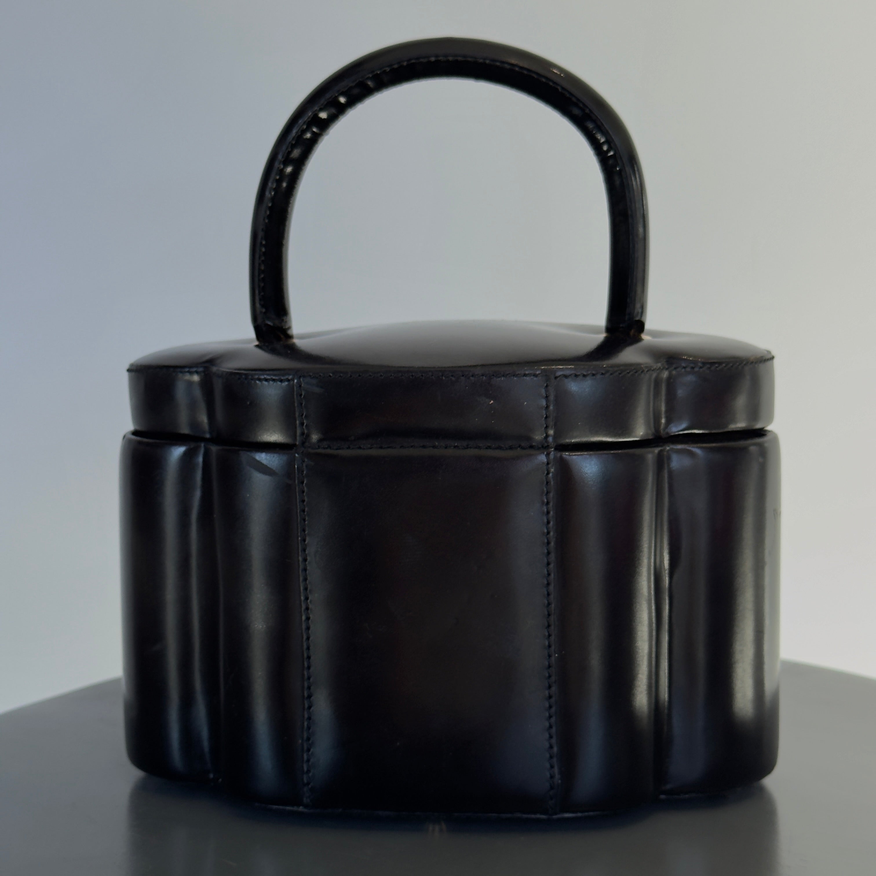 Rare Vintage Loewe Hardcase Top Handle - Queen May