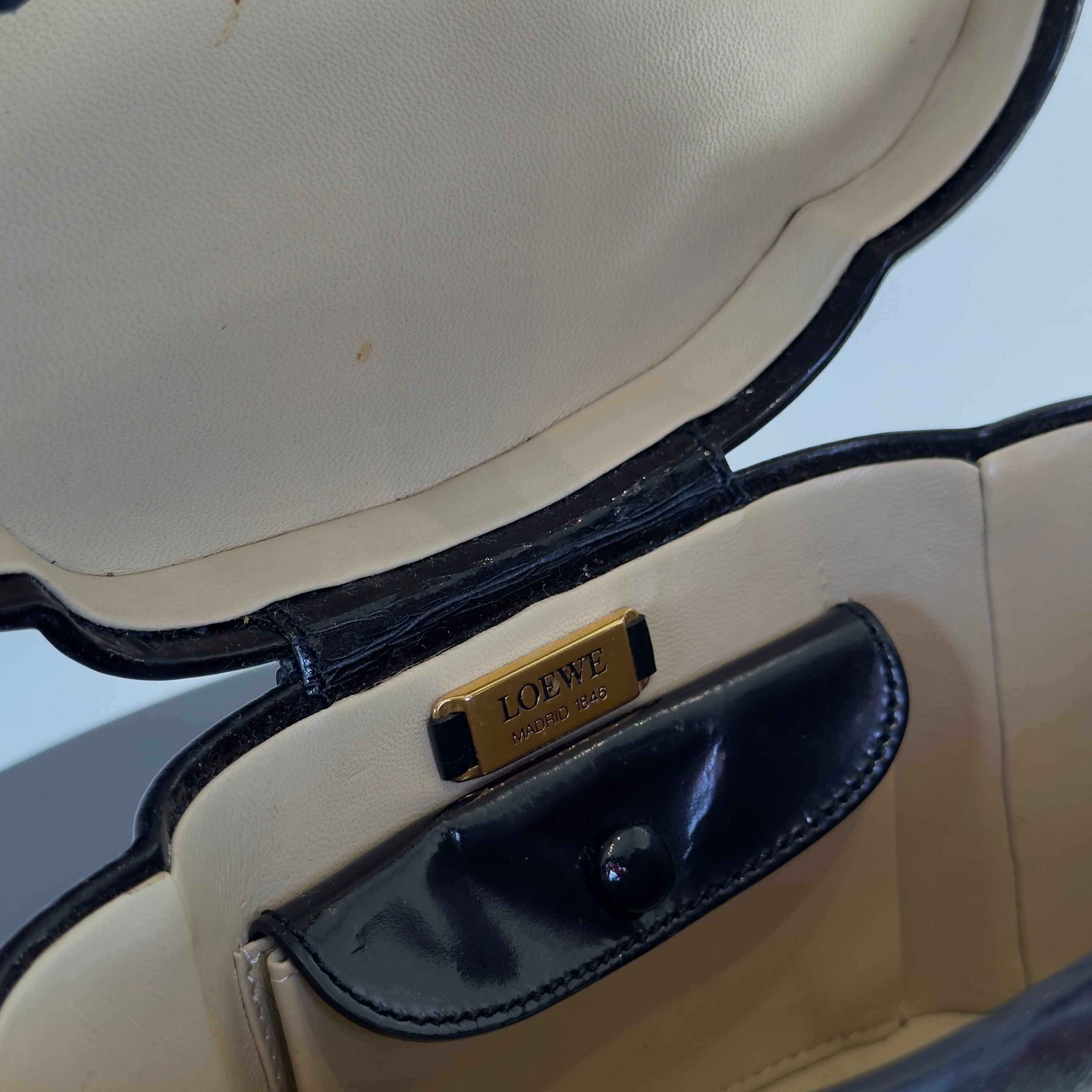 Rare Vintage Loewe Hardcase Top Handle - Queen May