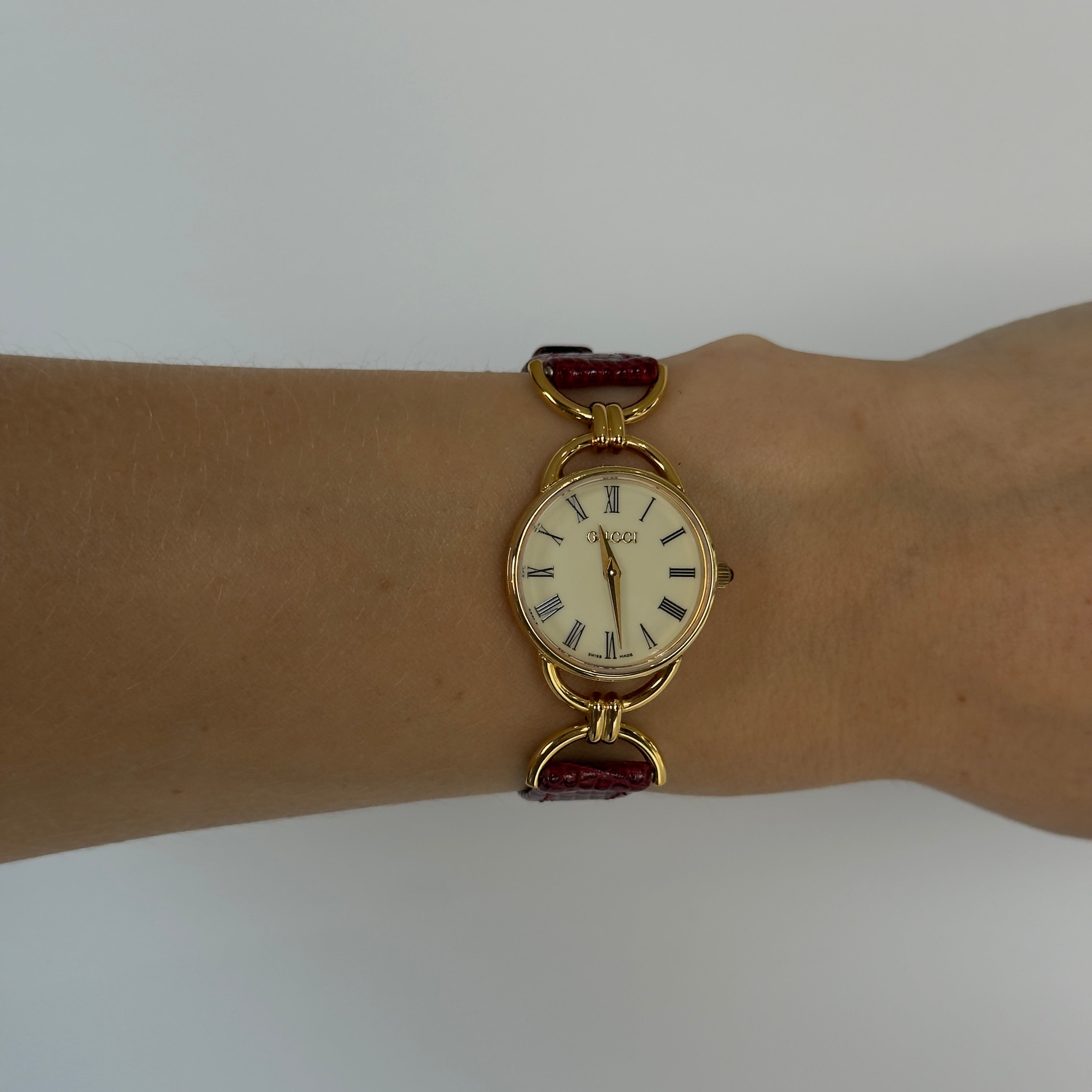 Vintage Gucci Ladies Watch 6000.2.L - Queen May