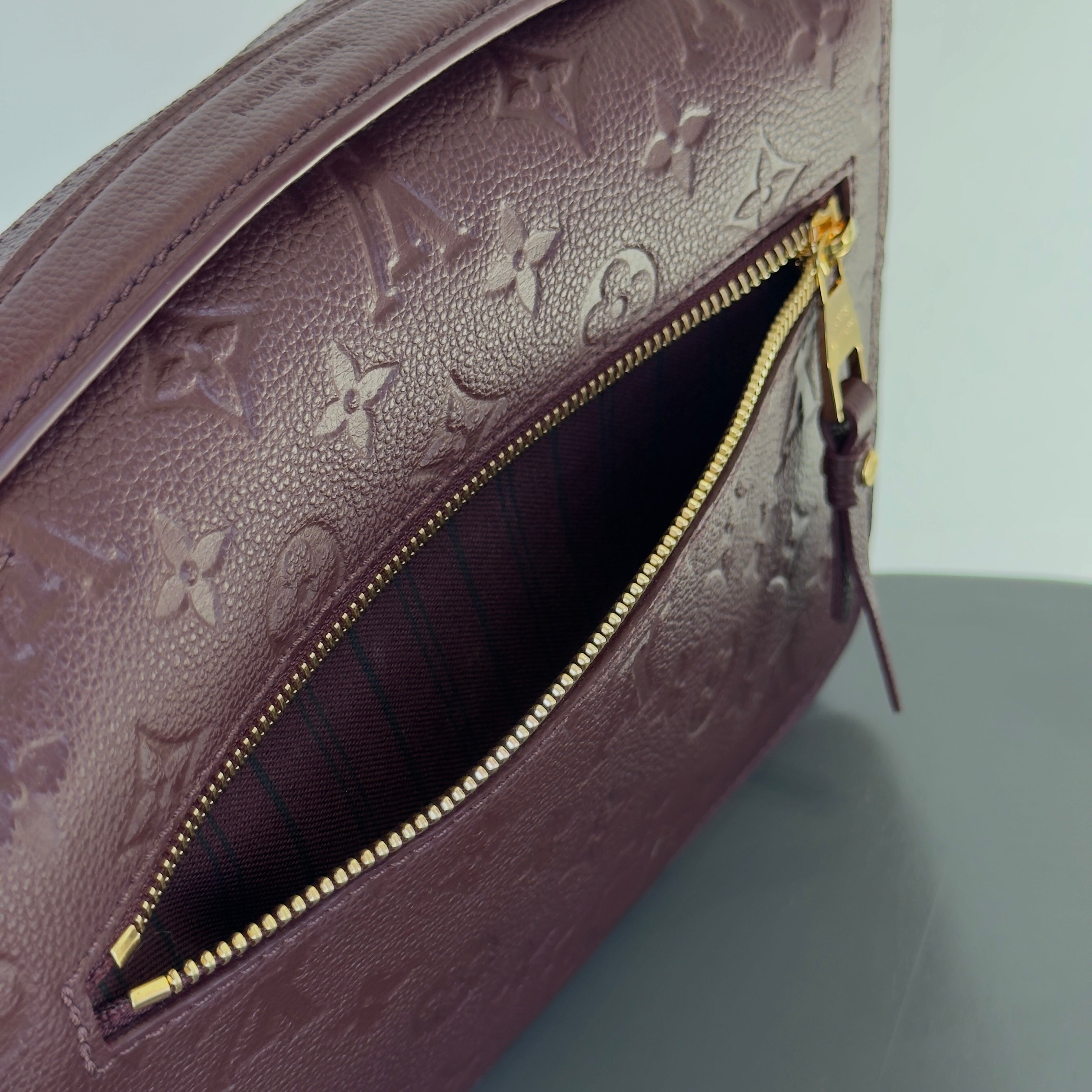 Louis Vuitton Metis Empreinte Wine Burgundy - Queen May
