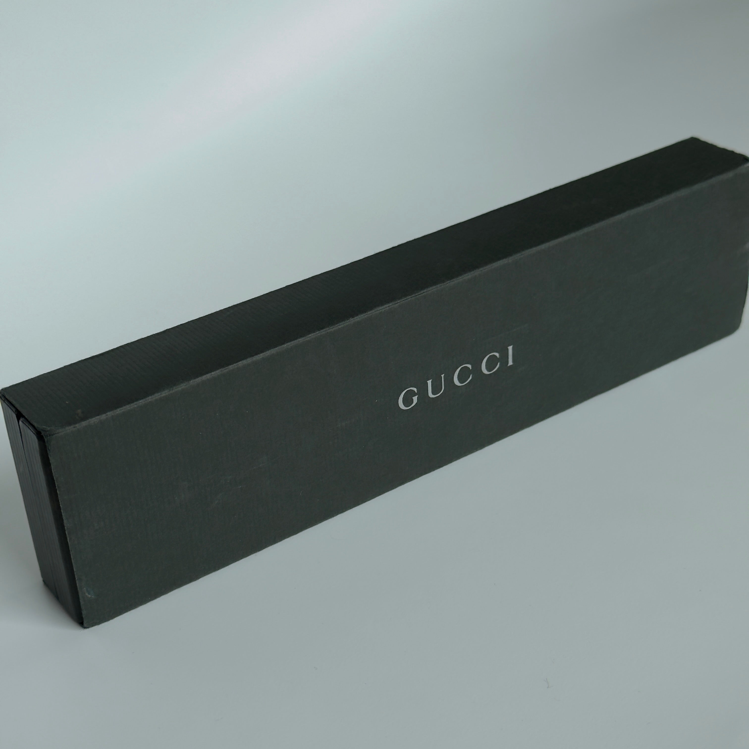 Vintage Gucci Ladies Watch 6000.2.L - Queen May