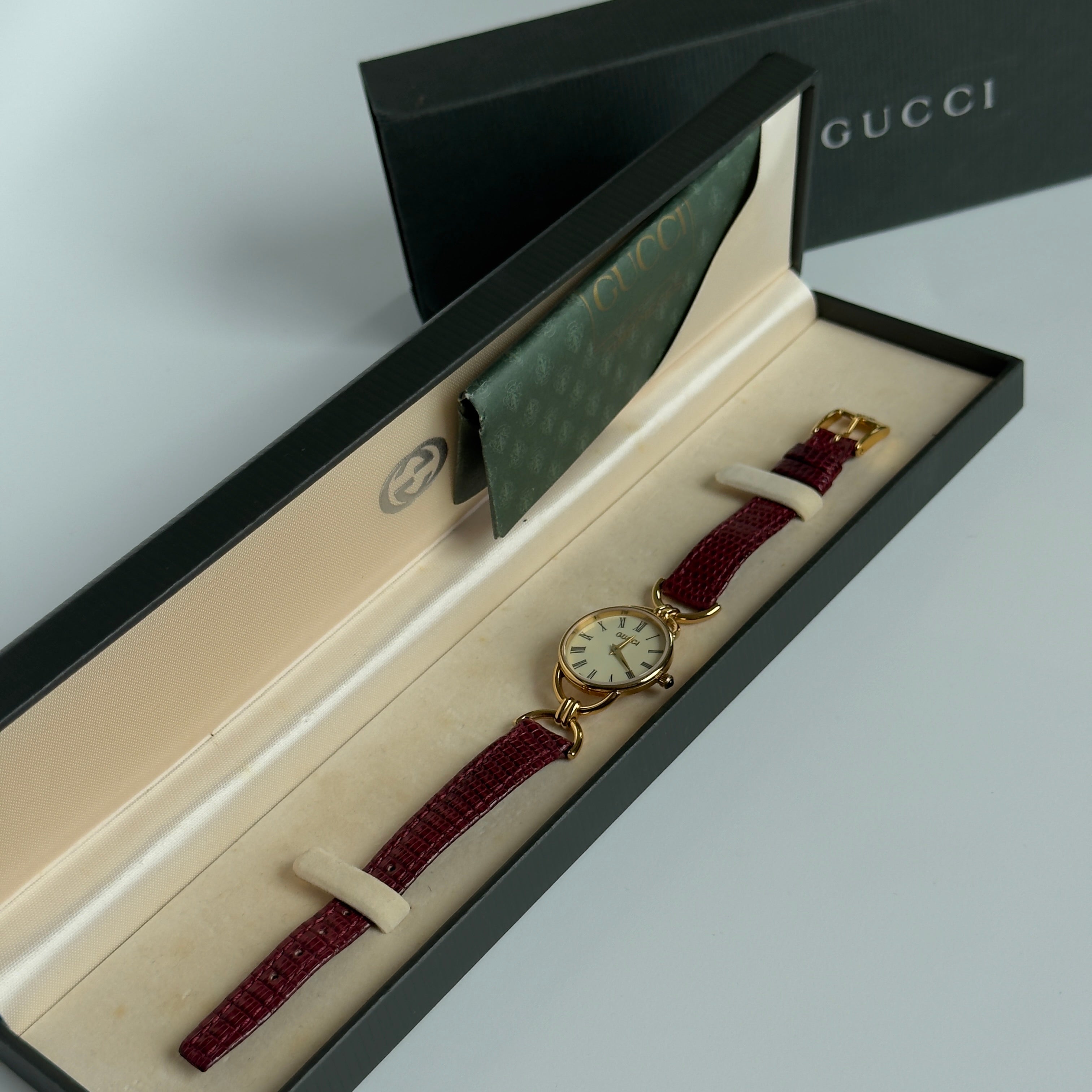 Vintage Gucci Ladies Watch 6000.2.L - Queen May